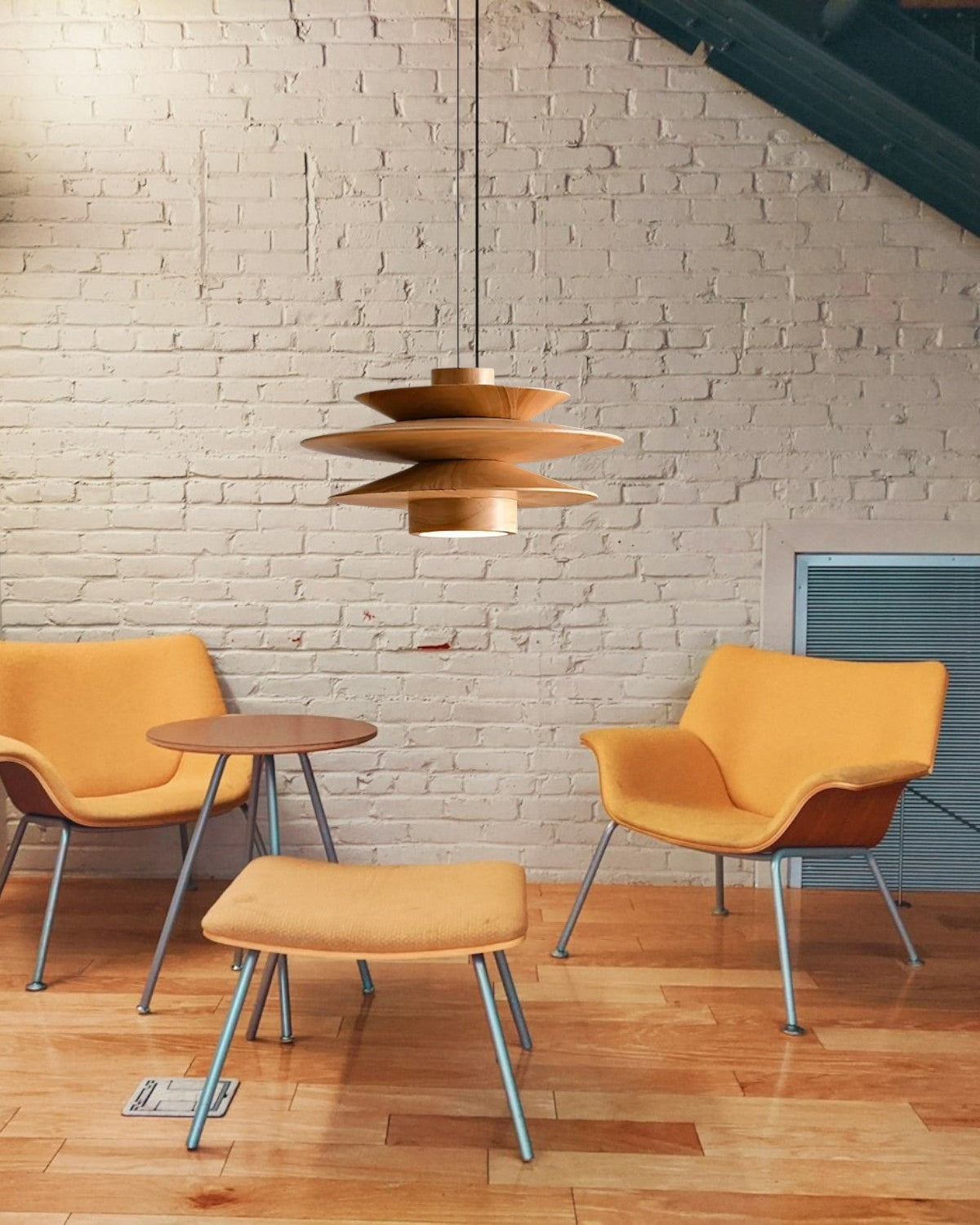 Zyraen – Elegant Lys Inspireret af Hvirvelvind