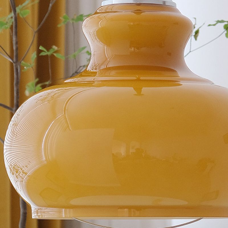 Cerava – severské nastavitelná retro závěsná lampa s krémovým sklem