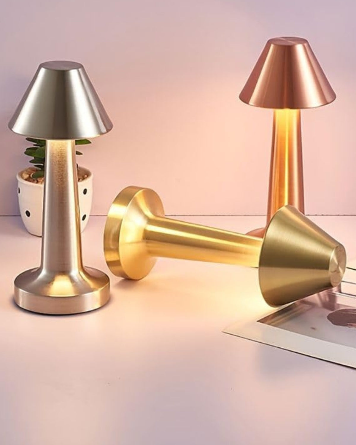 Elarayne - Tidløs Bordlampe med Lys