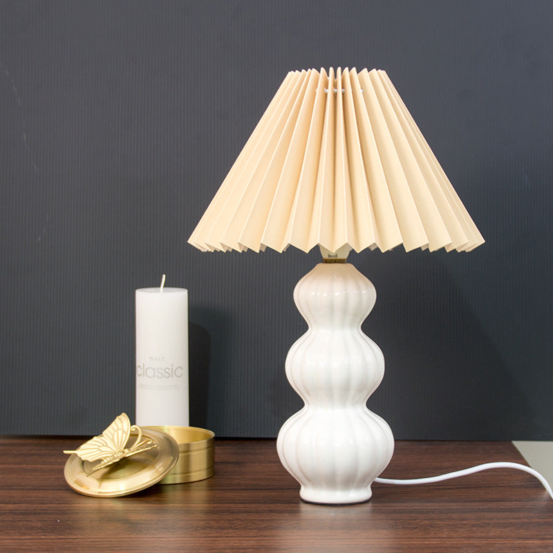 Maerith - Retro Korean Style Pleated Skirt Table Lamp