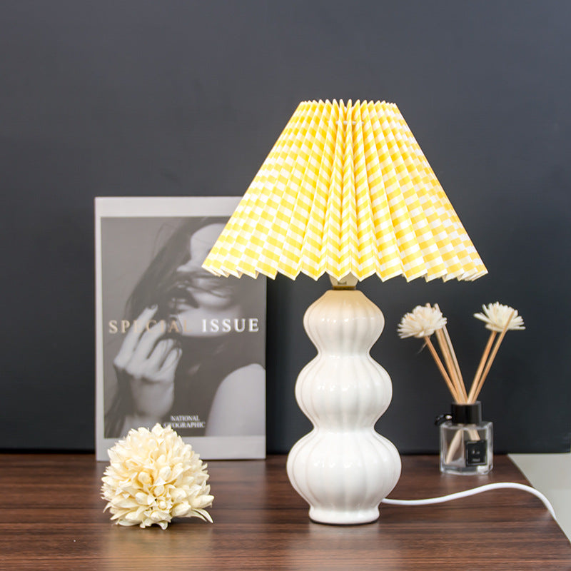 Maerith - Retro Korean Style Pleated Skirt Table Lamp