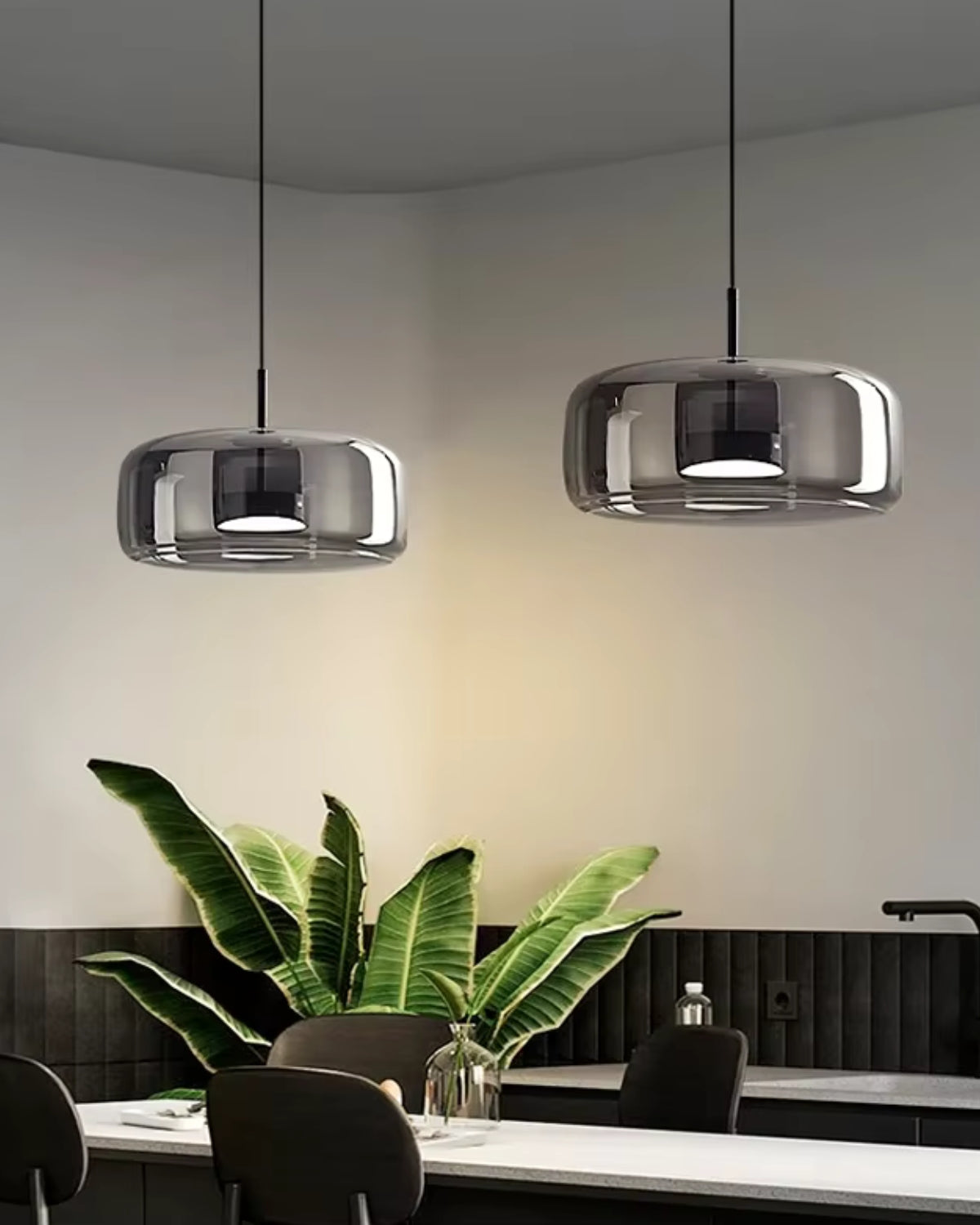 Cryven – Krystalický Stín Moderní Světlo