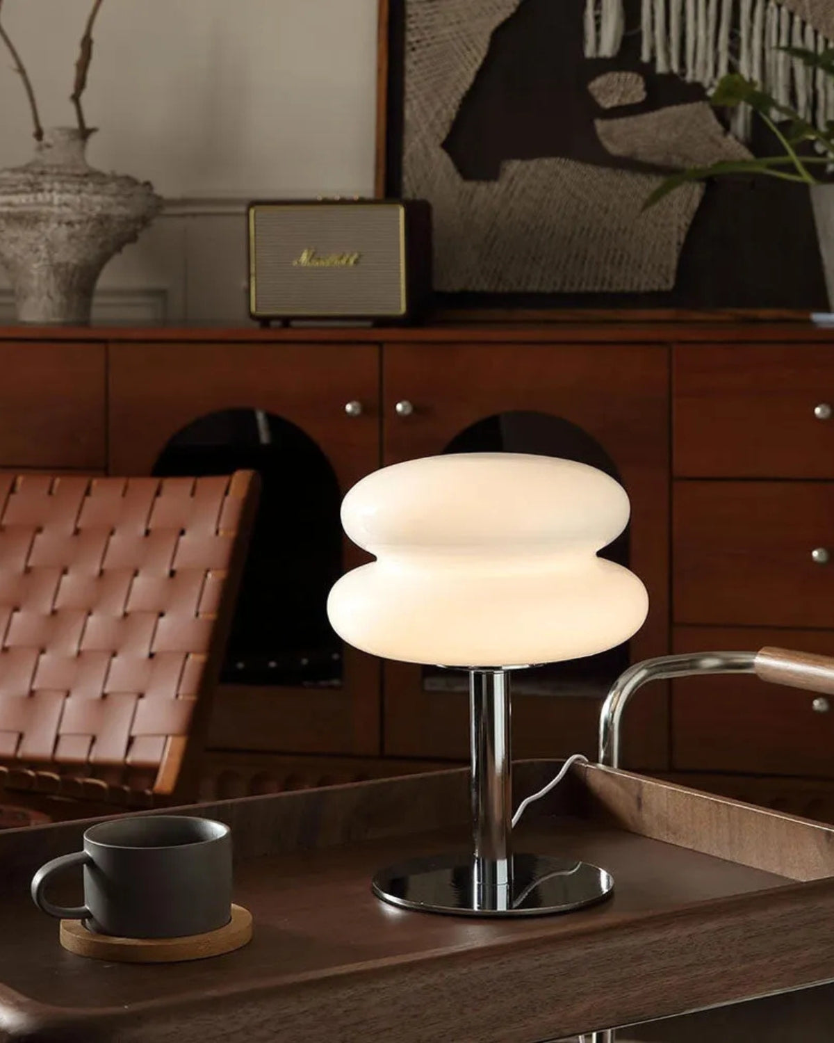 Haluvien – Elegantní stolní lampa z kovu a skla pro útulnou a stylovou atmosféru