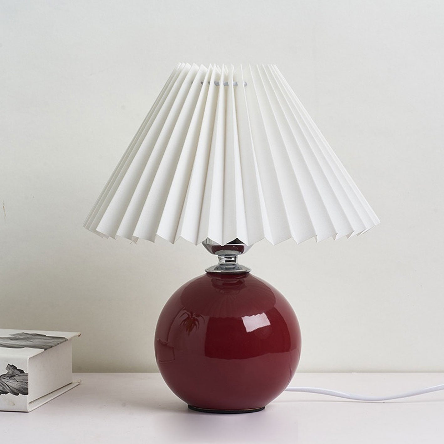 Lasson – Lampada da Tavolo Pieghettata in Ceramica Nordica a Luce Singola