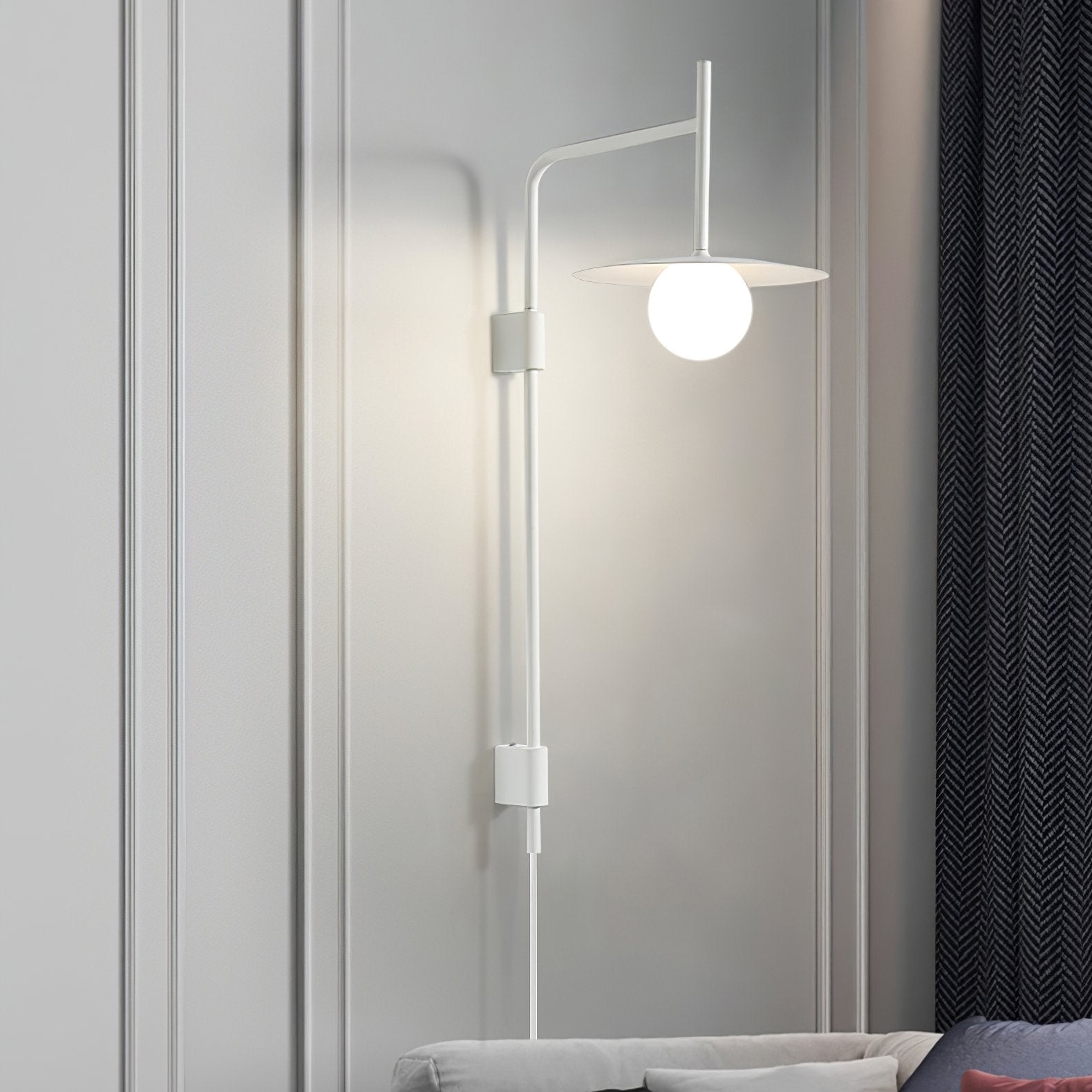 Ayunari – Lampada da parete in metallo minimalista con vetro smerigliato stile Japandi