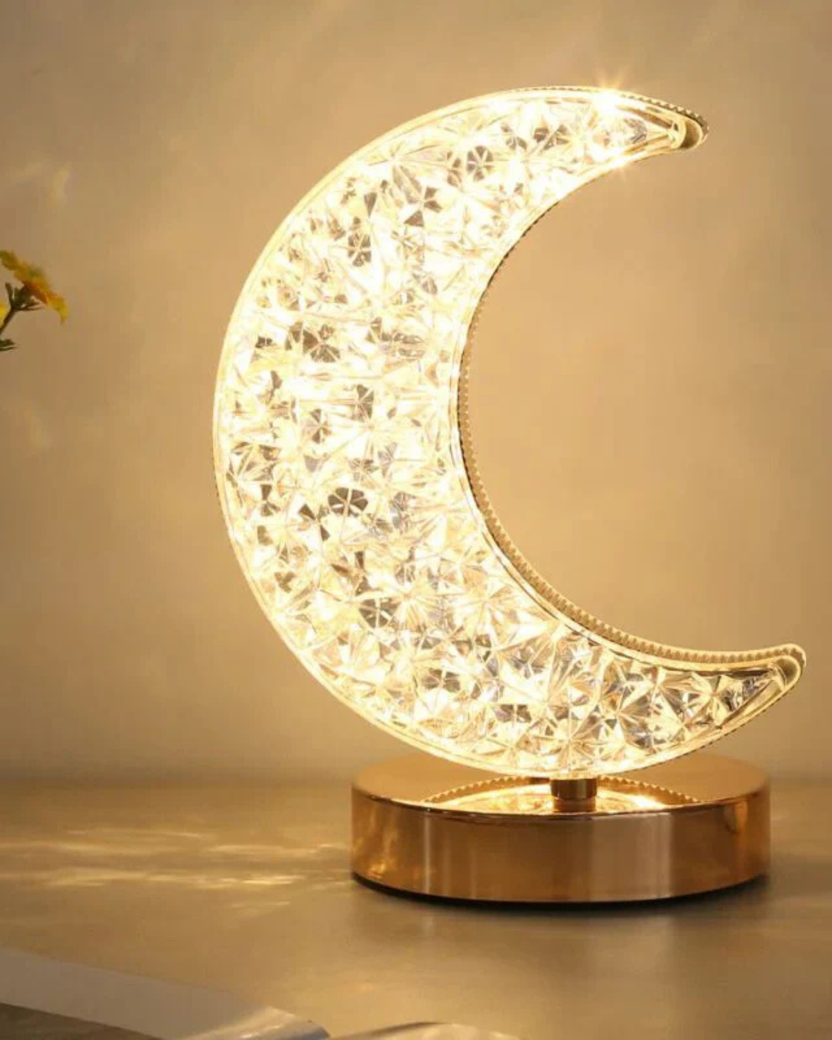 Lunessia – Resplandor Celestial Lunar de Elegancia