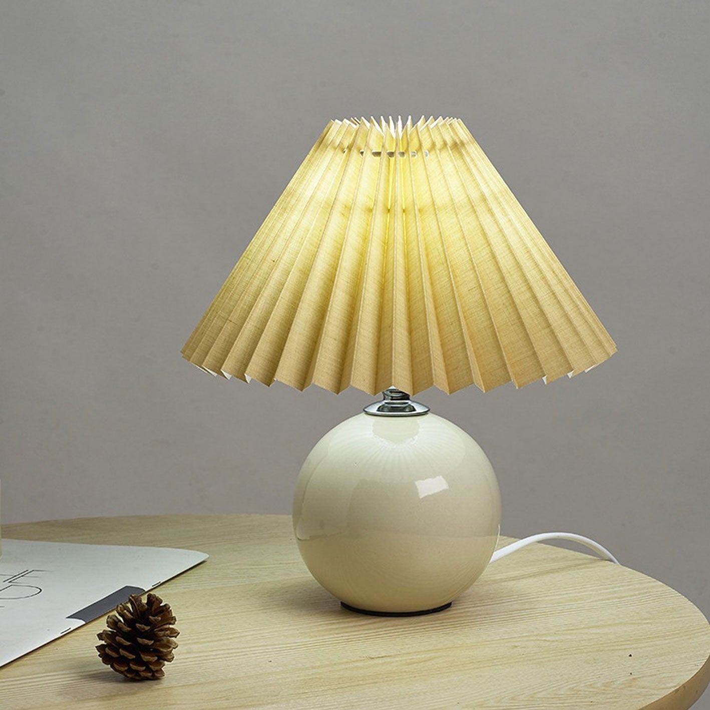 Lasson – Lampada da Tavolo Pieghettata in Ceramica Nordica a Luce Singola