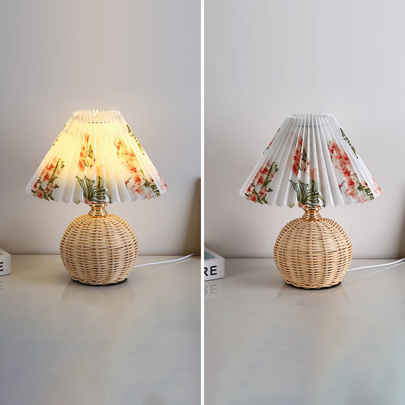 Aurevynn - Rattanstof Konisk LED Bordlampe