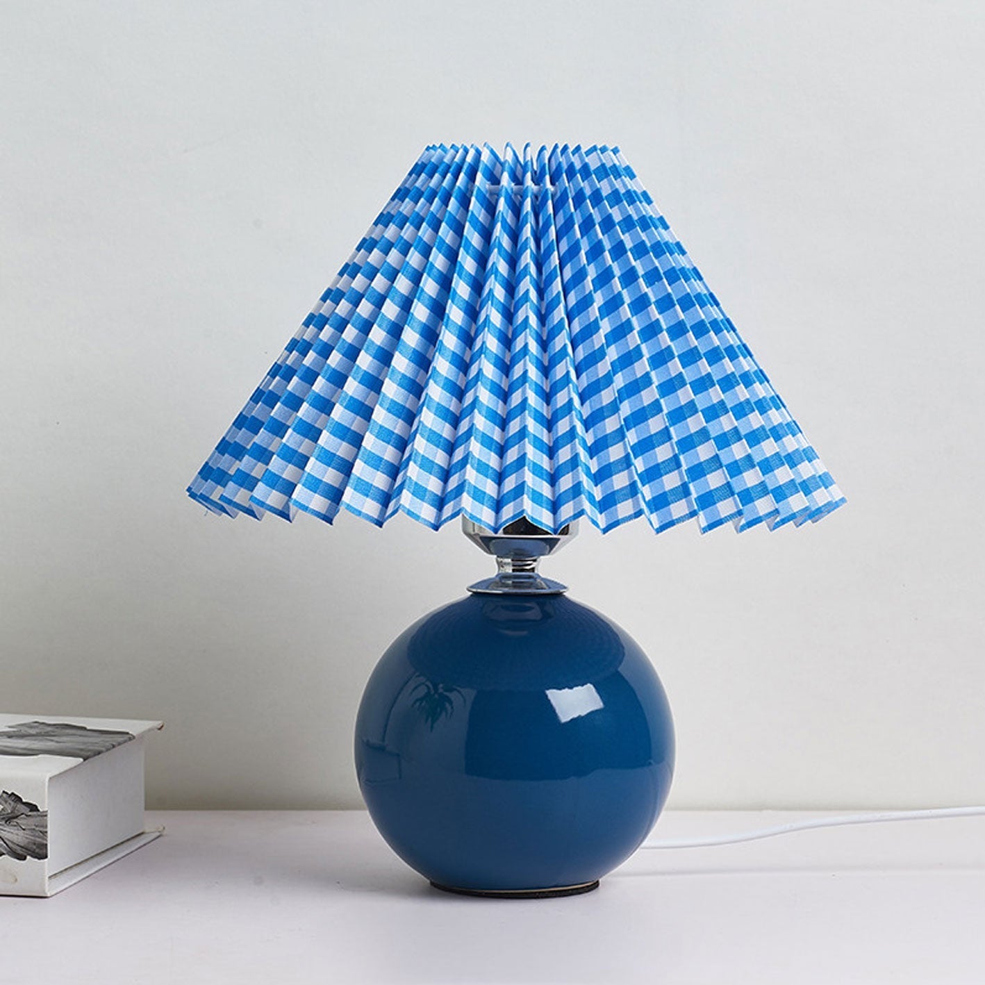 Lasson – Lampada da Tavolo Pieghettata in Ceramica Nordica a Luce Singola
