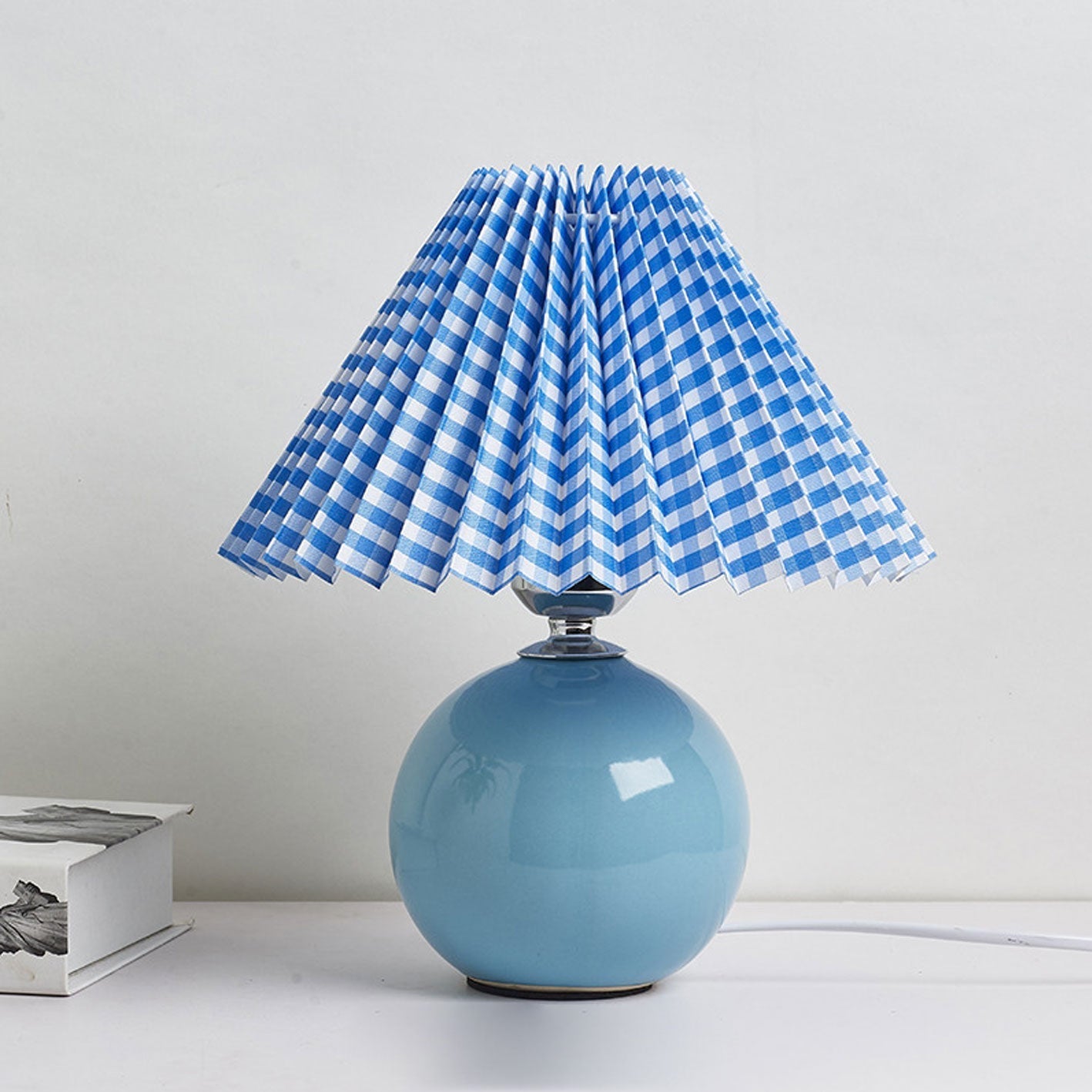 Lasson – Lampada da Tavolo Pieghettata in Ceramica Nordica a Luce Singola