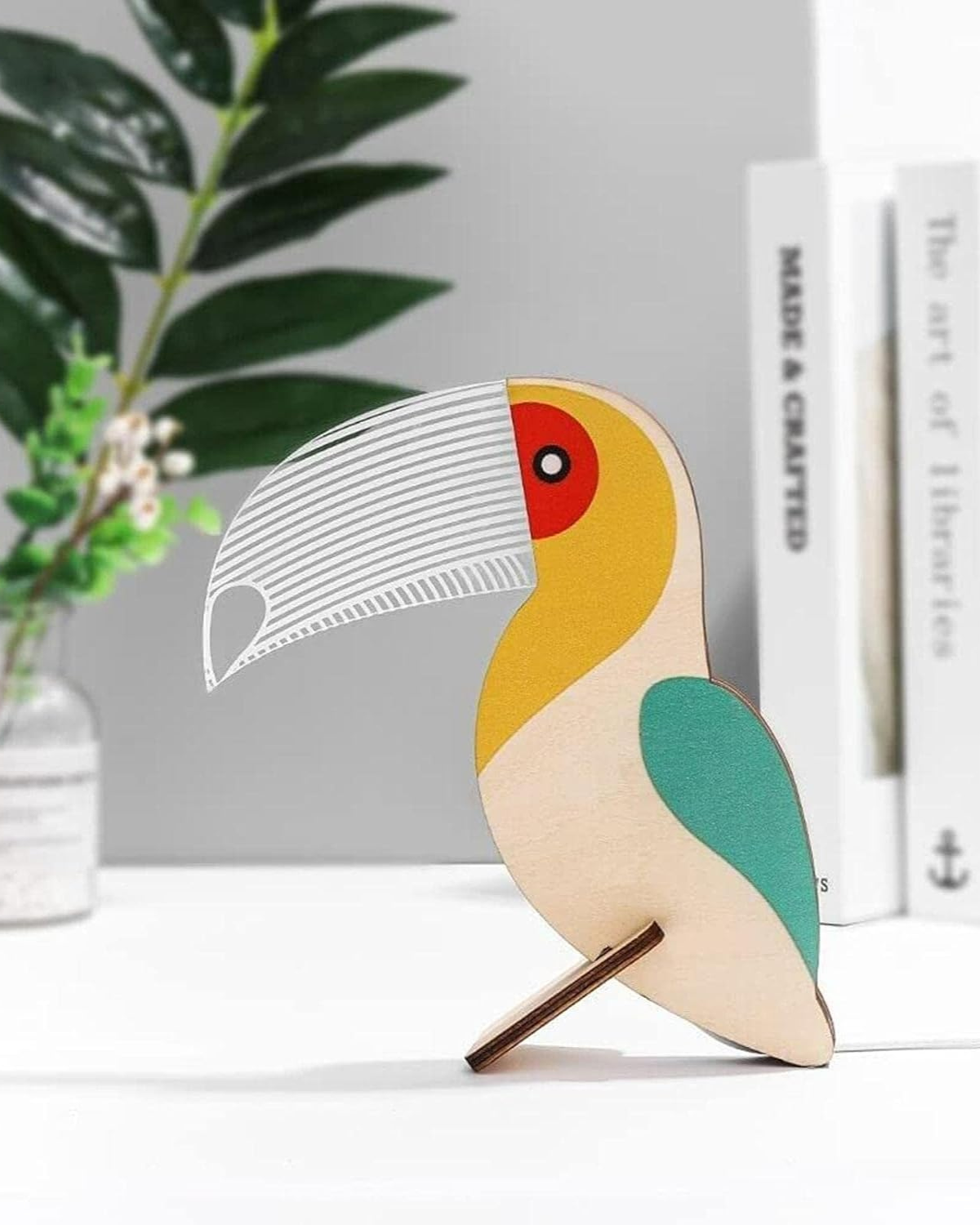 Toucaryn – Lámpara de Mesa USB Inspirada en la Naturaleza con Luz Cálida y Diseño Ecológico de Madera de Abedul