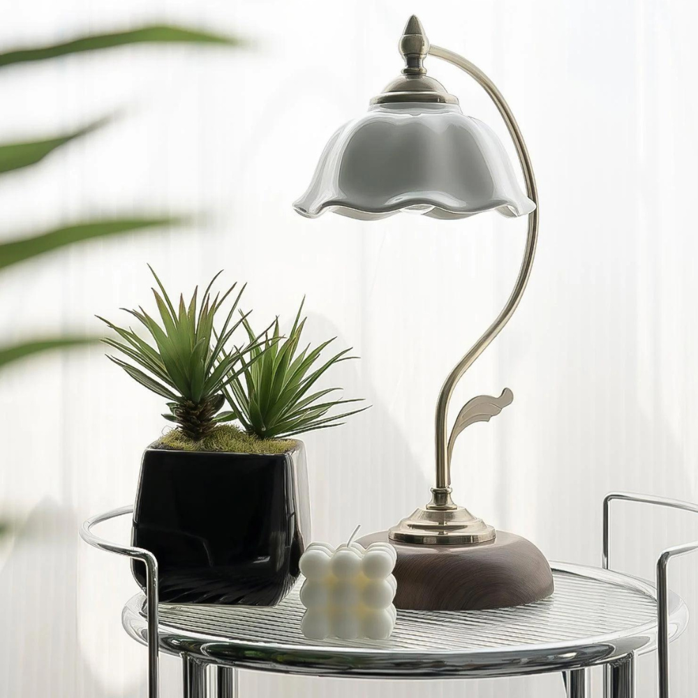 Clarovelle – The Enigma of Clarity