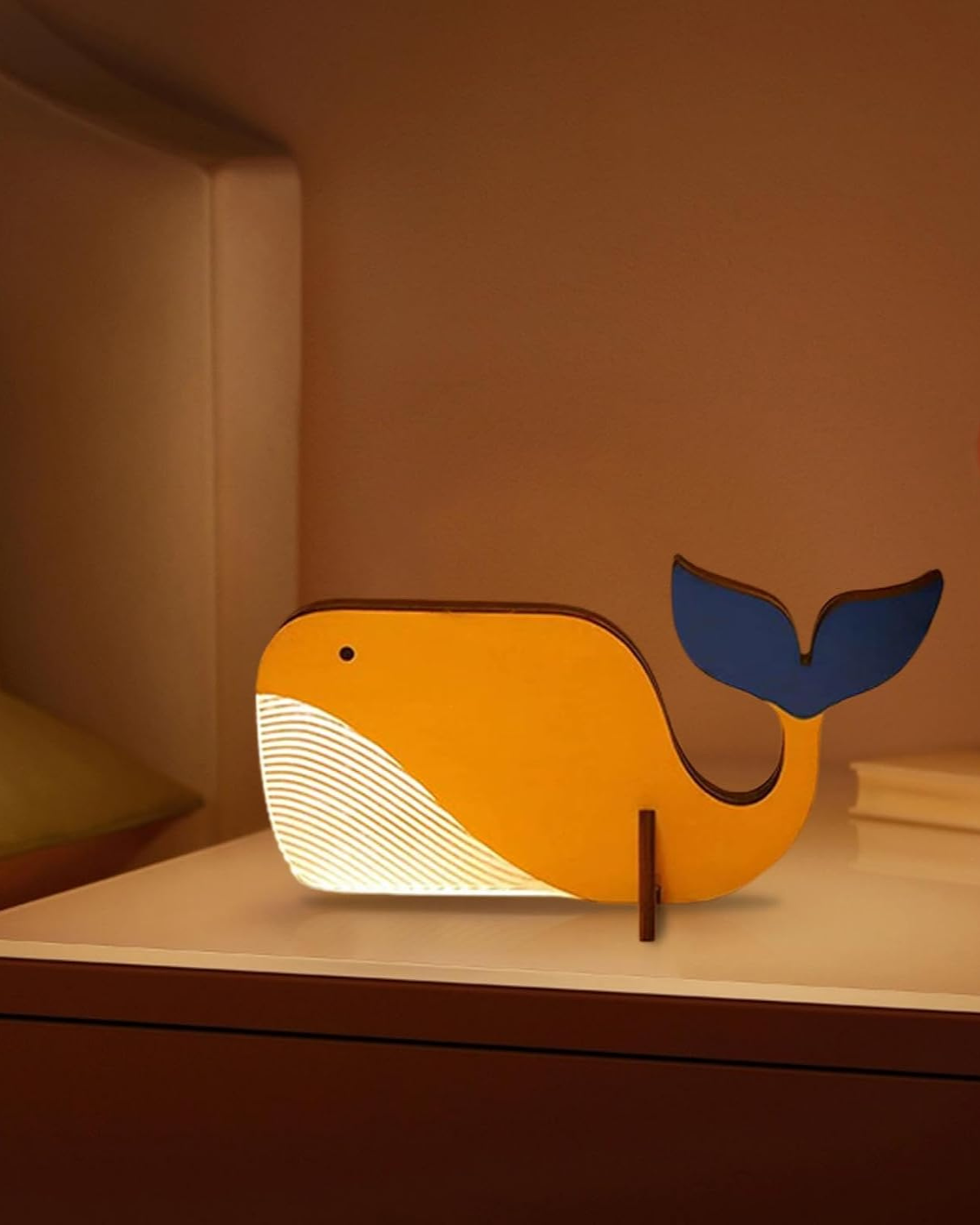 Toucaryn – Lámpara de Mesa USB Inspirada en la Naturaleza con Luz Cálida y Diseño Ecológico de Madera de Abedul