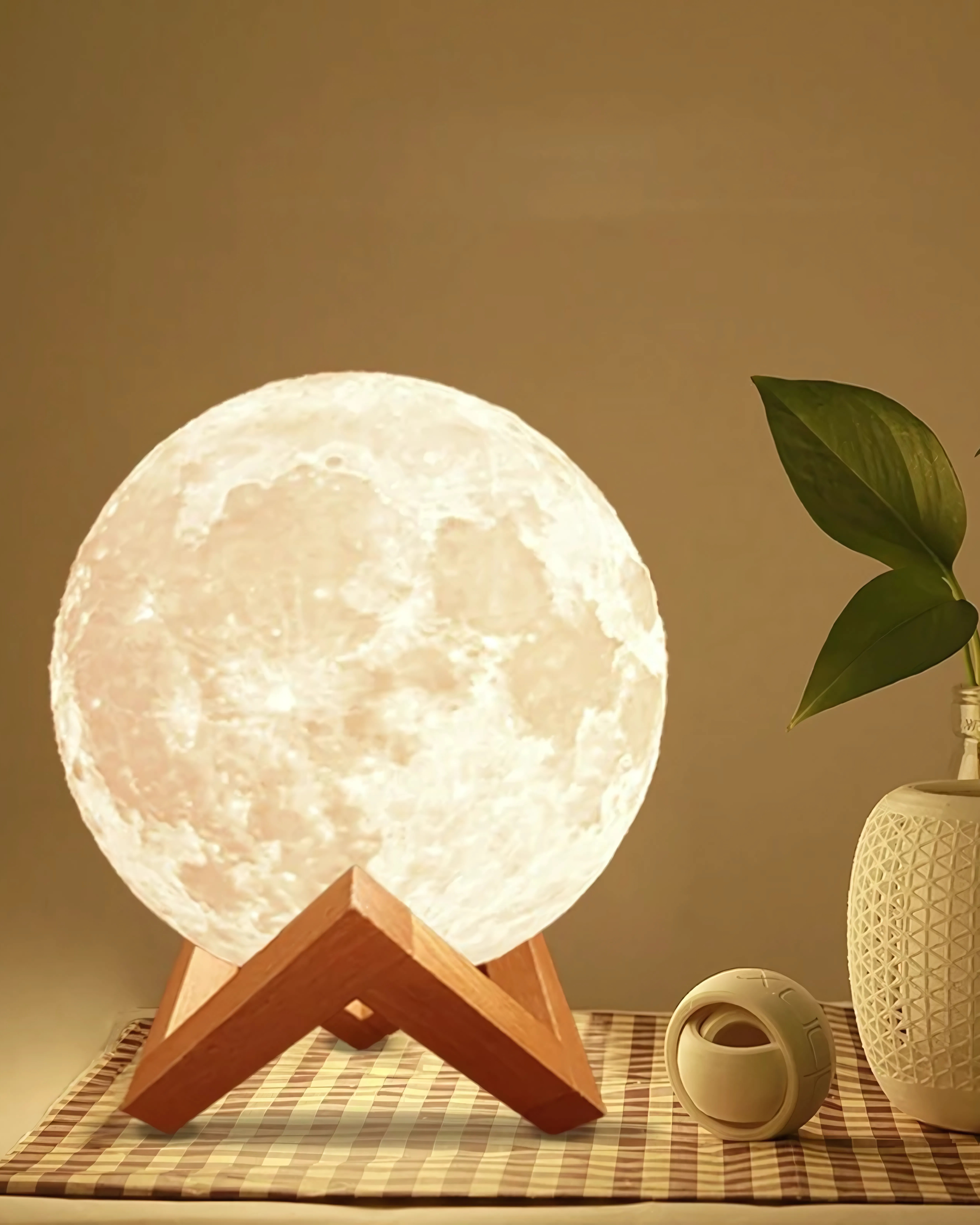 Elunari - Måneformet Bordlampe