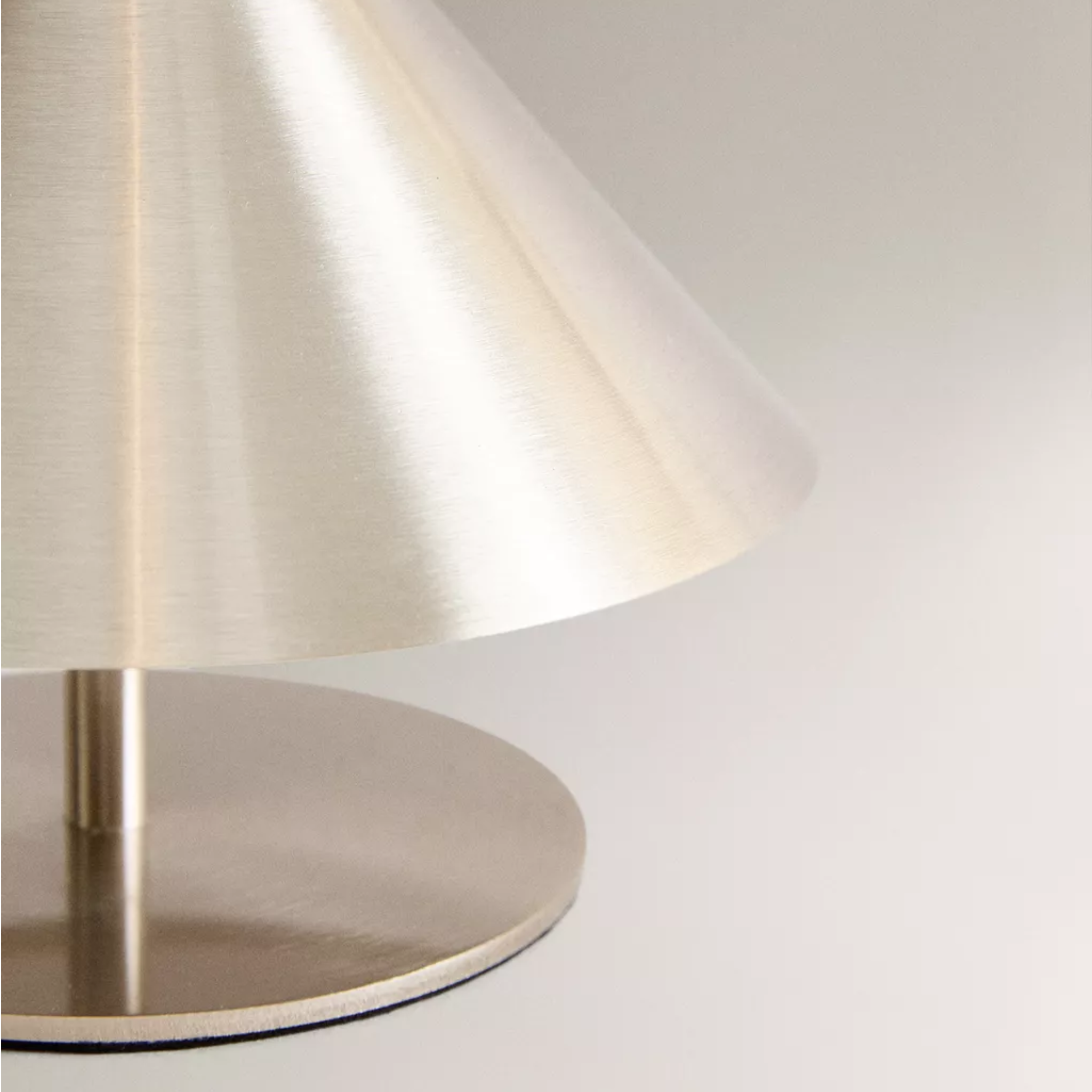 Lumeart – Touch Glow Table Lamp