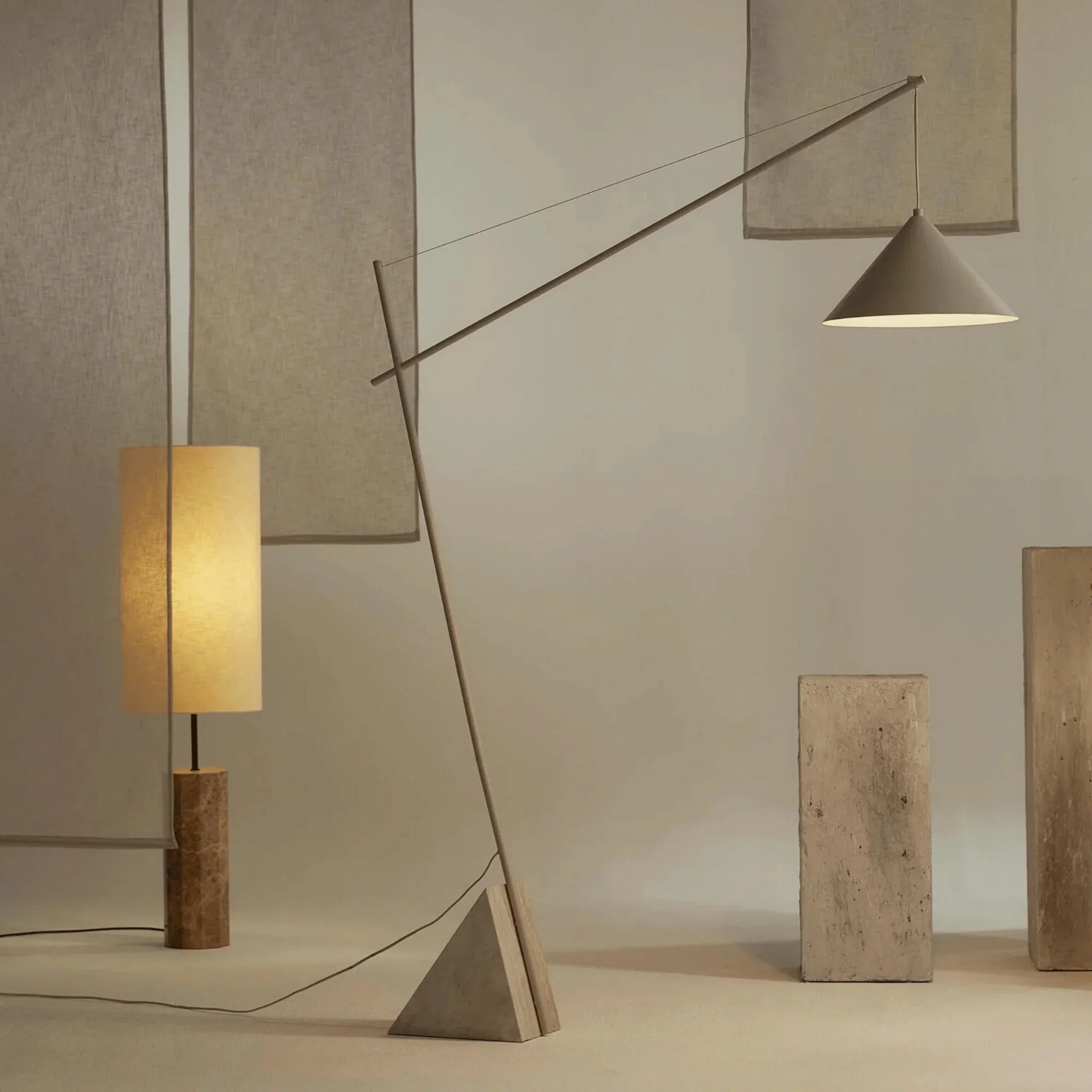 Avenor – Gulvlampe