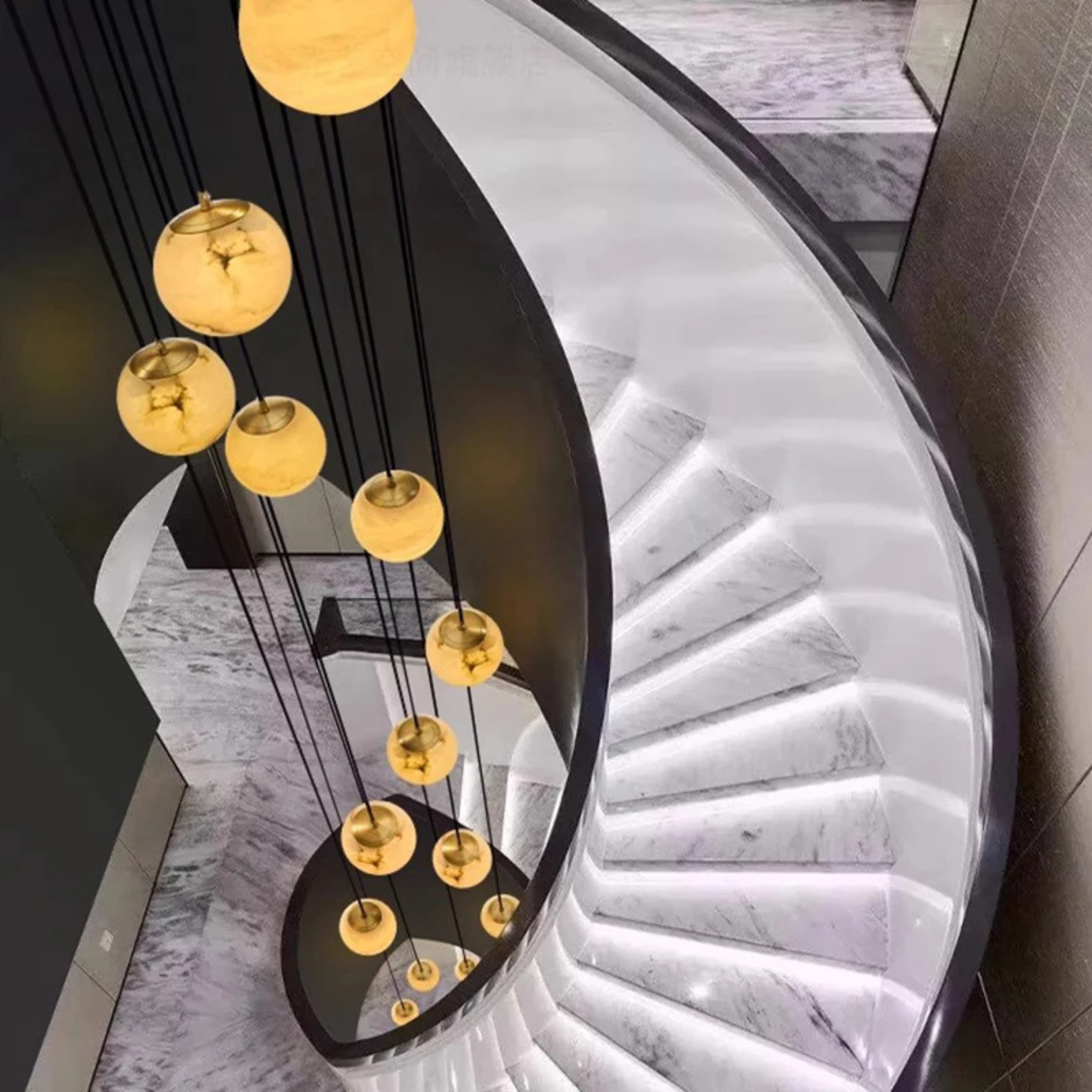 Travira - Lustre moderne à LED pour escalier plafonnier