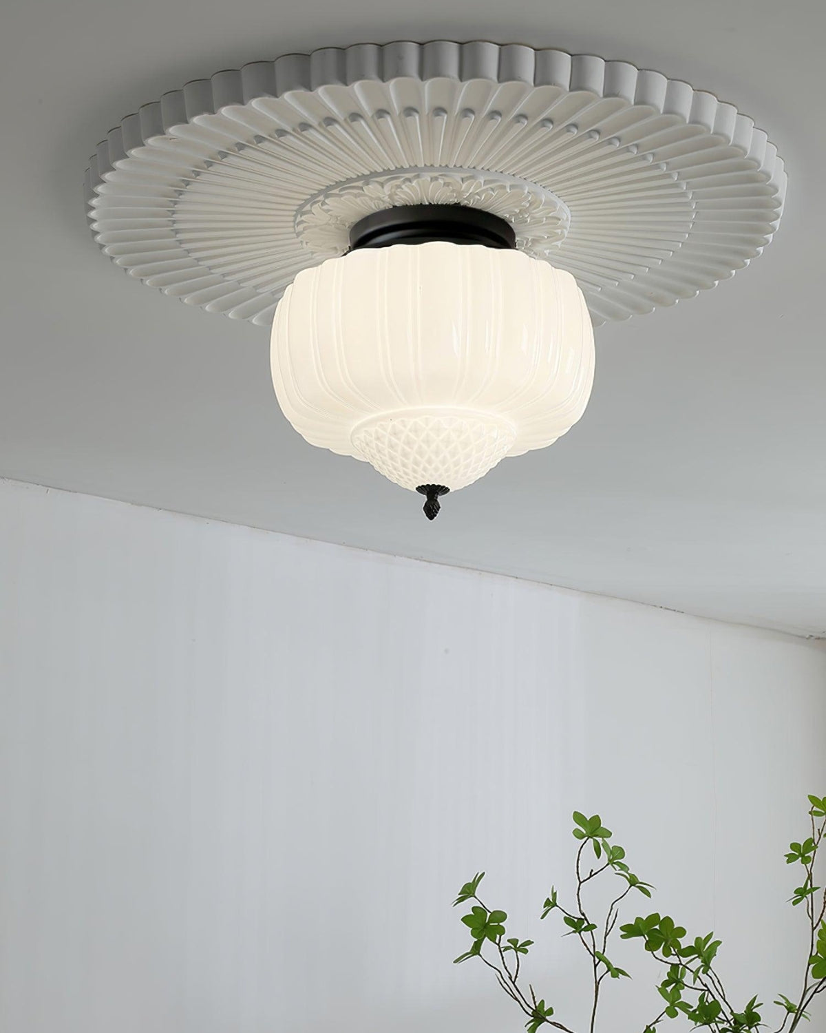 Bourgelle – Megvilágított, bimbóra emlékeztető szobrászati mennyezeti lámpa