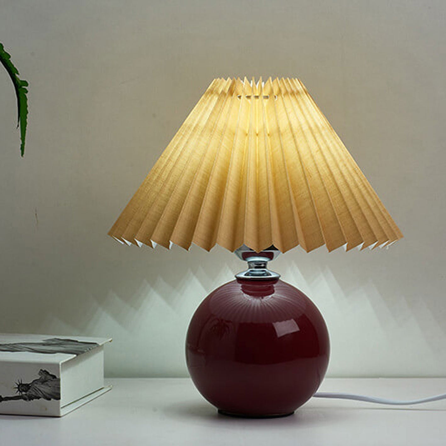 Lasson – Lampada da Tavolo Pieghettata in Ceramica Nordica a Luce Singola