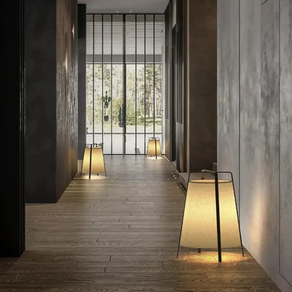 Kiralei – Modern, napfogyatkozás ihlette állólámpa