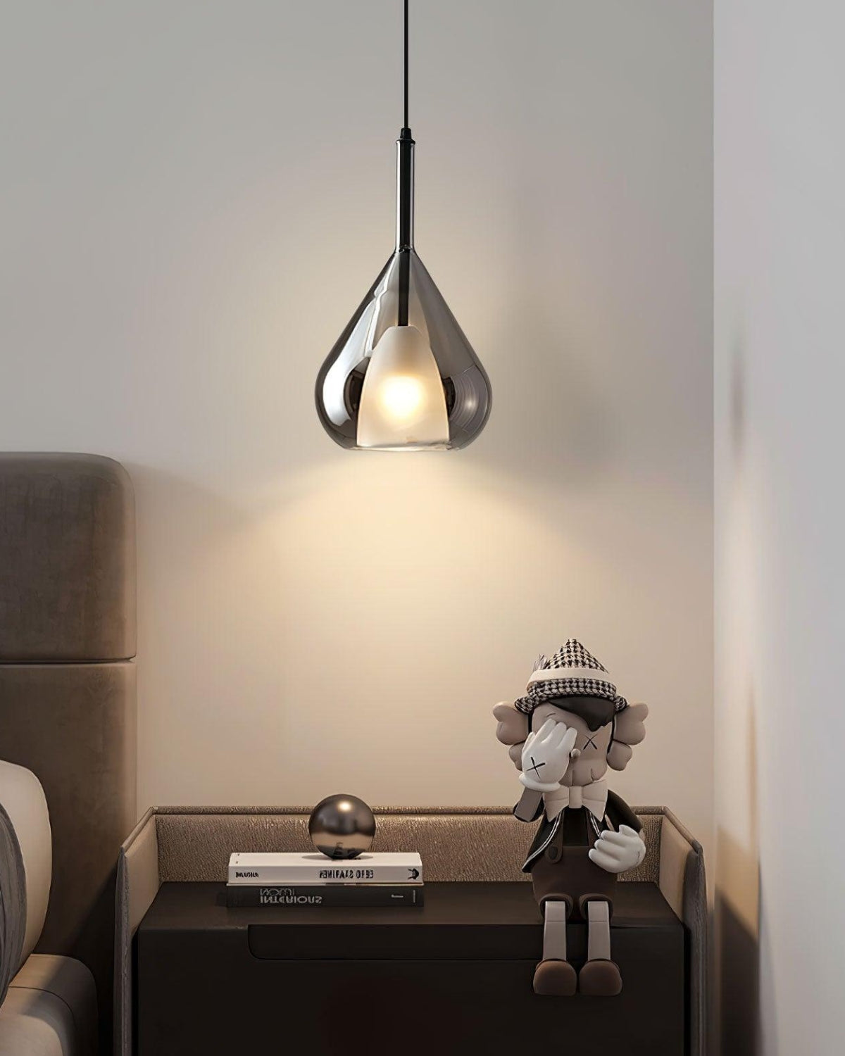 Orvalen - Kugleformet Lysende Vedhængslampe