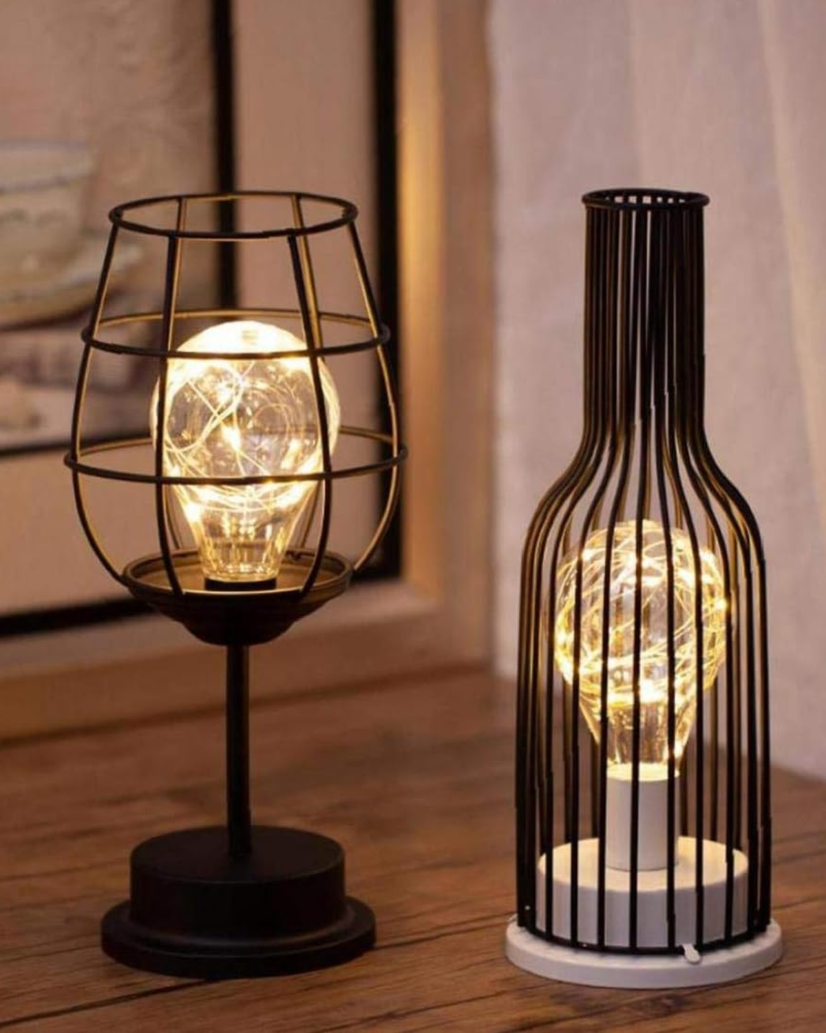 Noirvane – Lámpara de mesa con jaula negra minimalista