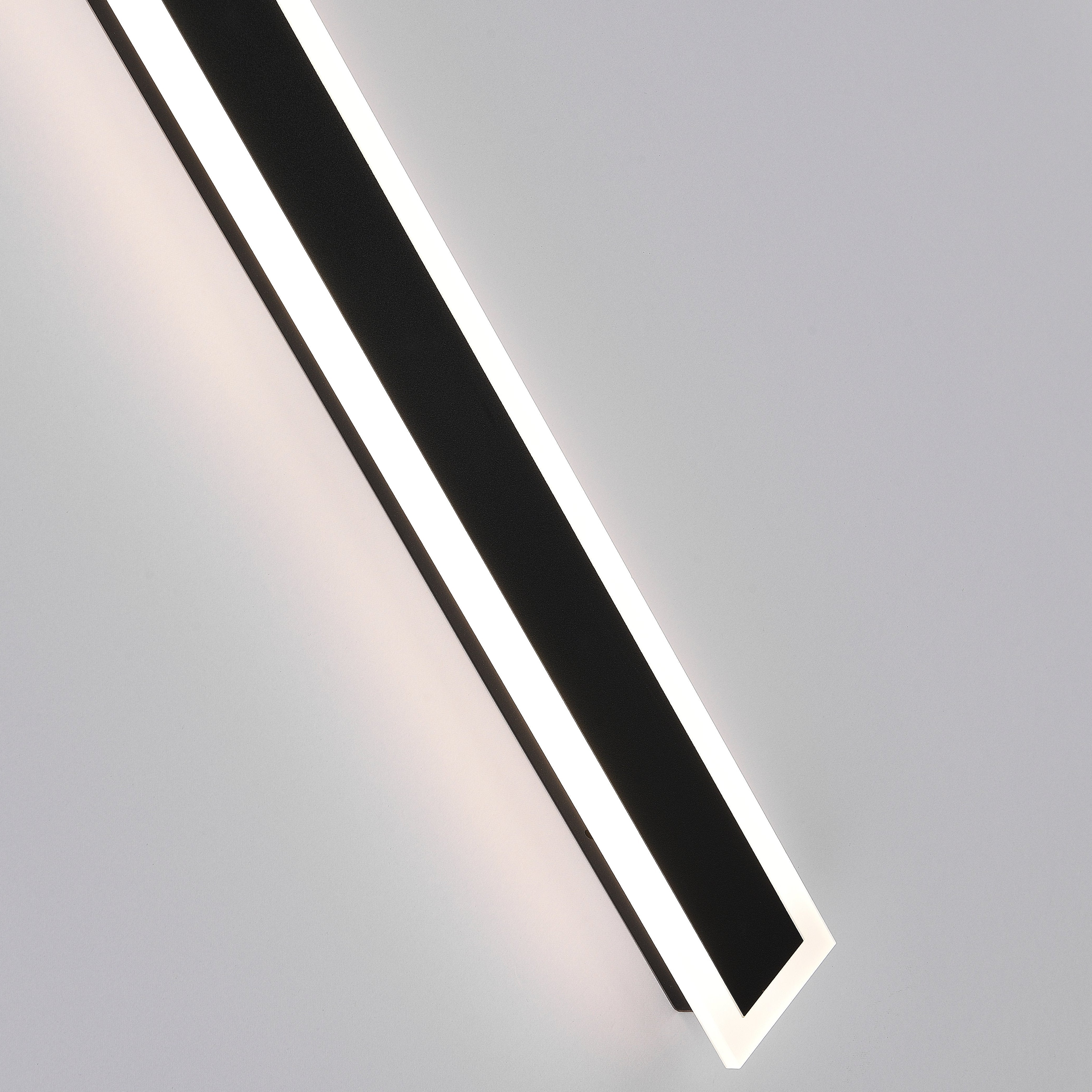 Lovara – Minimalistické venkovní nástěnné LED svítidlo IP65