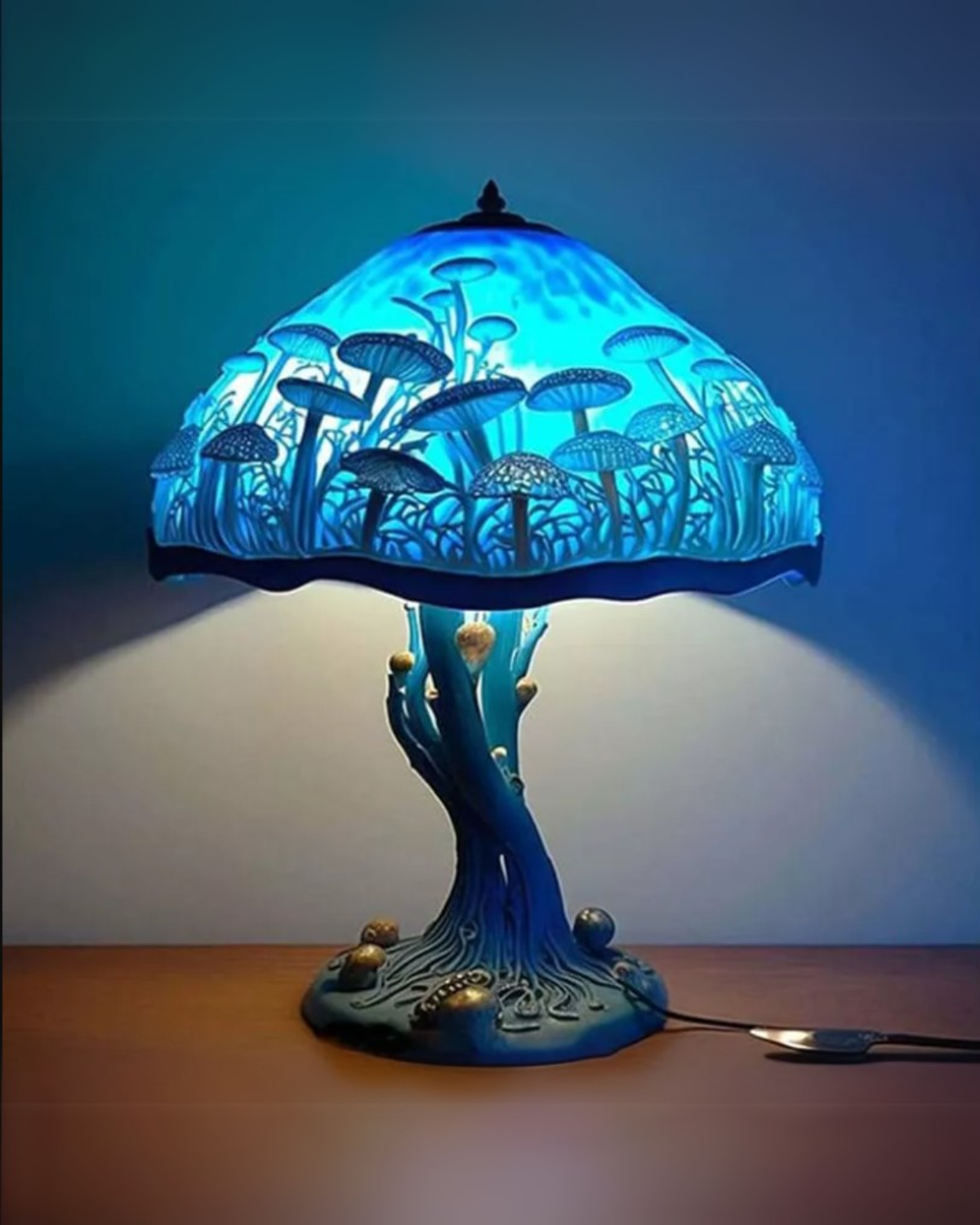 Floravynne – Handcrafted Resin Mushroom Lamp with Vibrant Floral Design and Soothing Ambient Light