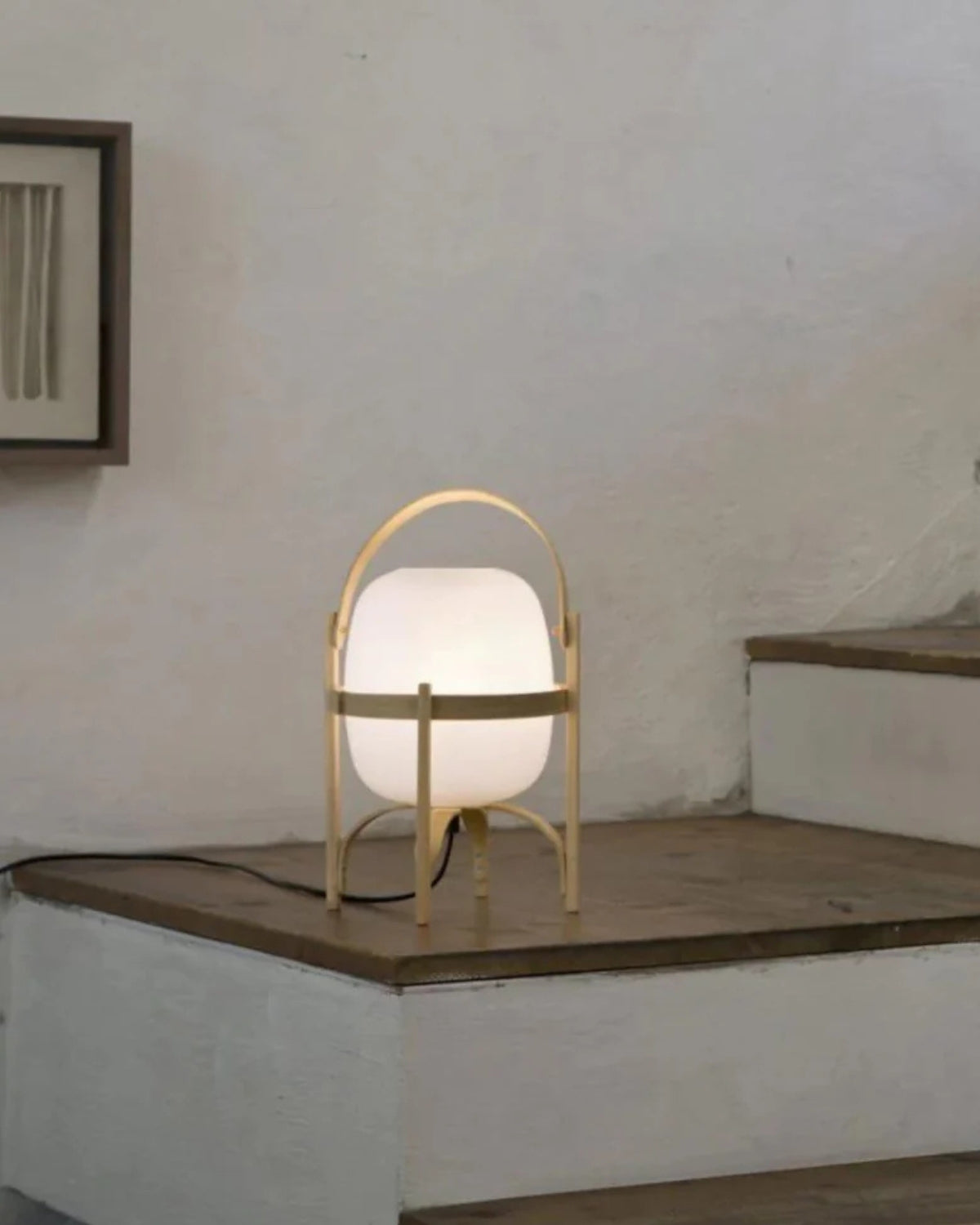 Stellavyn – Lámpara de mesa elegante de vidrio y madera