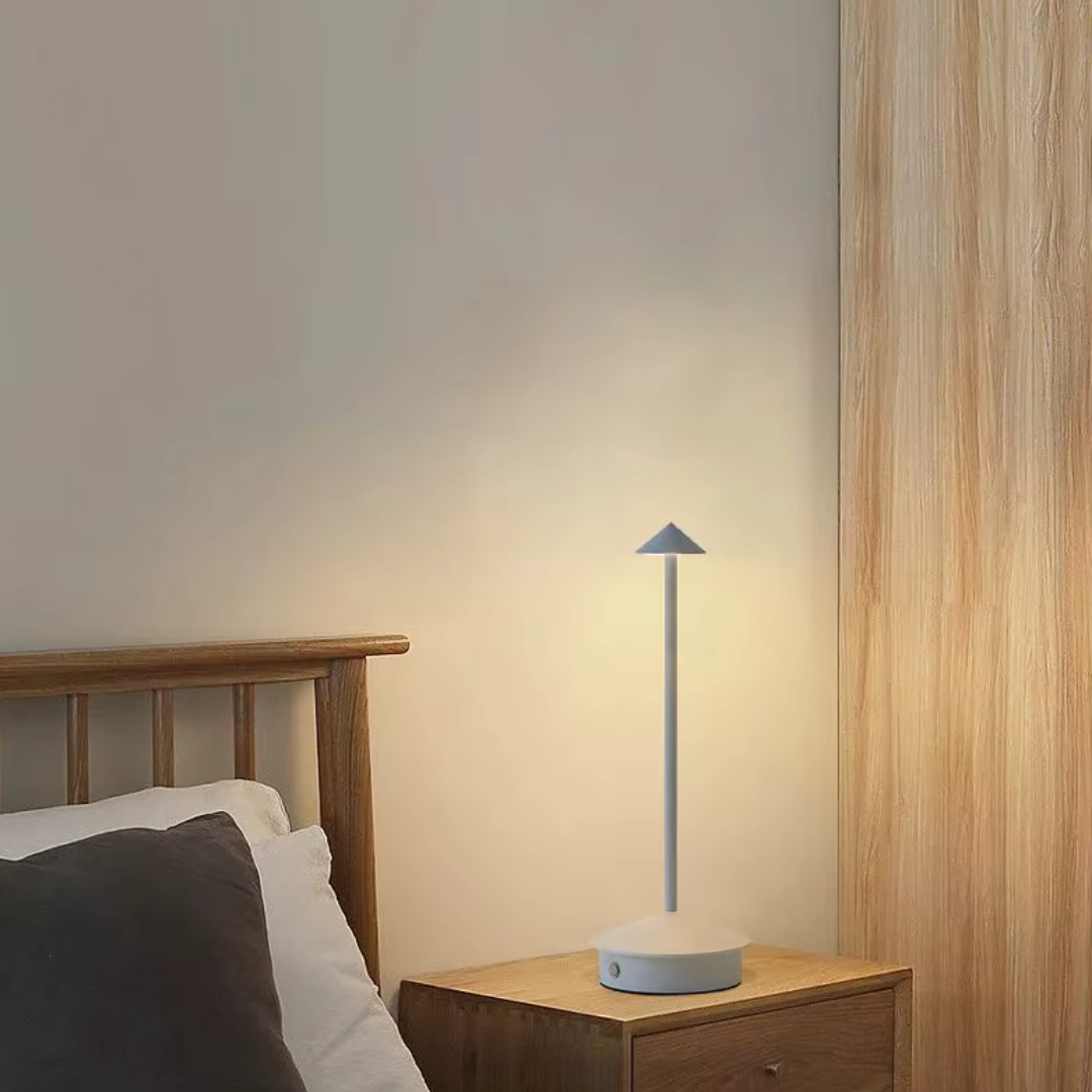Altrix – Modern alumínium LED újratölthető asztali lámpa