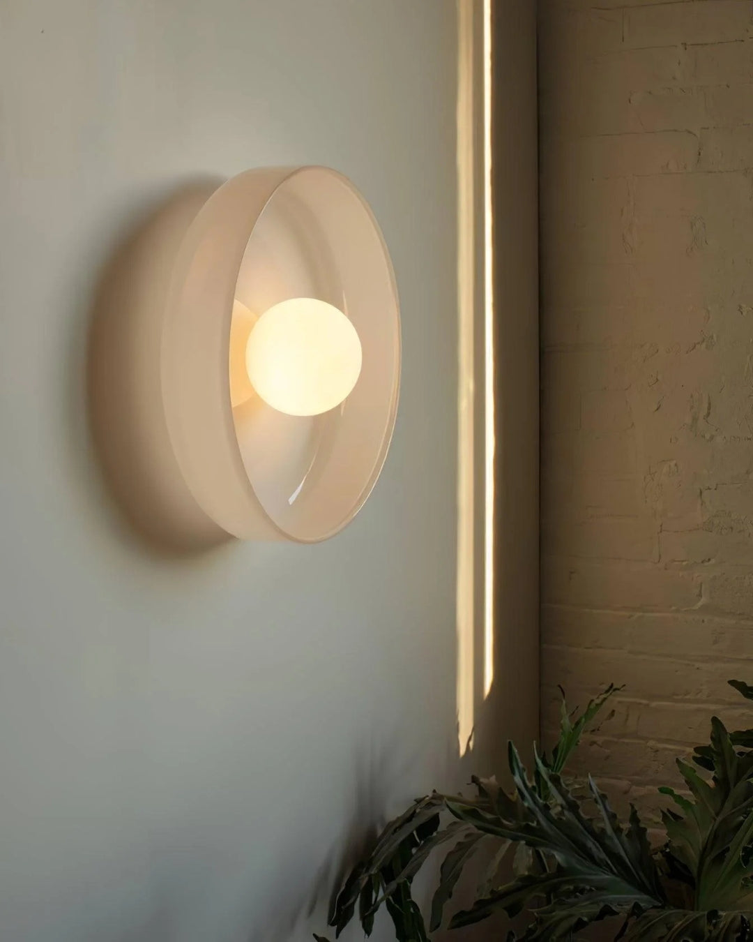 Solurein – Éclat Soleil Minimalist Ceiling and Wall Lamp with Warm Glow