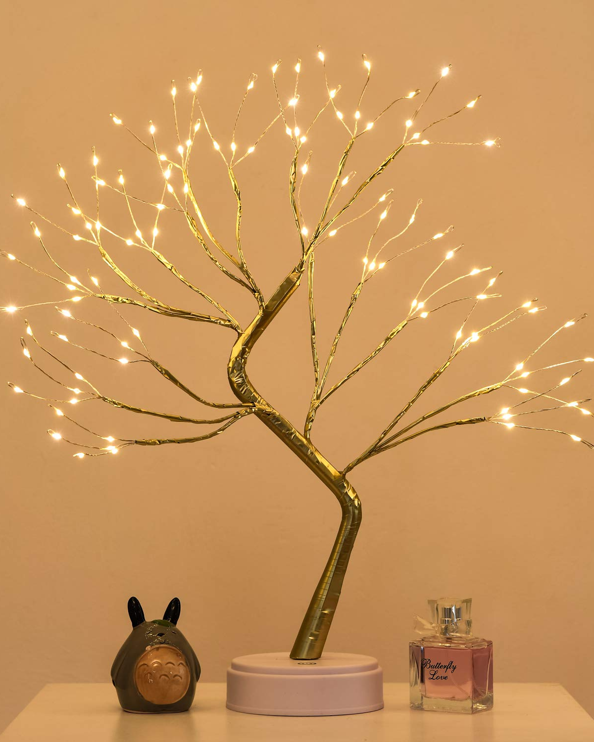 Aurelisque – Sculpture Élégante d'Arbre Doré