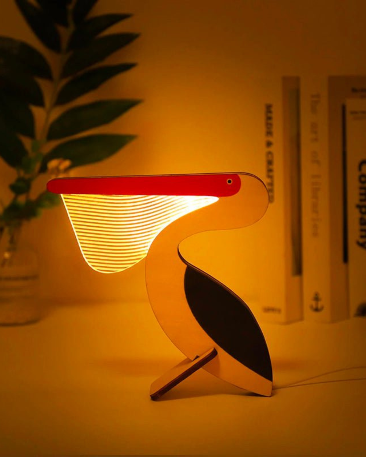 Toucaryn – Lámpara de Mesa USB Inspirada en la Naturaleza con Luz Cálida y Diseño Ecológico de Madera de Abedul