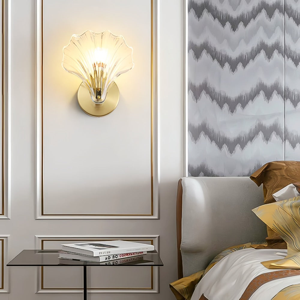 Shellivara – Art Brass Glass Seashell Wall Light
