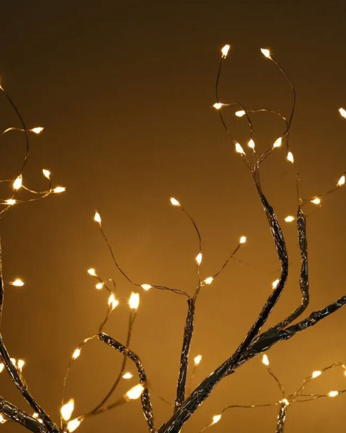 Aurelisque – Sculpture Élégante d'Arbre Doré