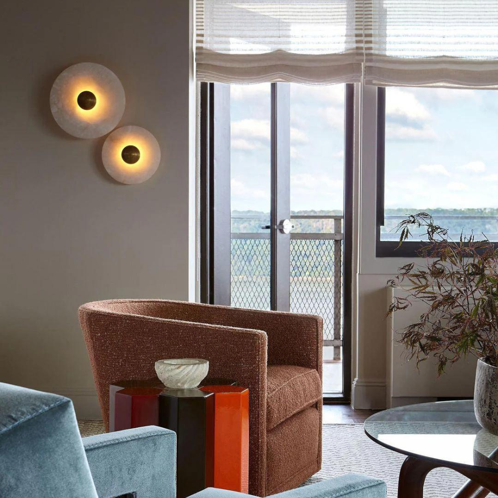 Alavara – Alabasterglans Minimalistisk Elegance Væglampe