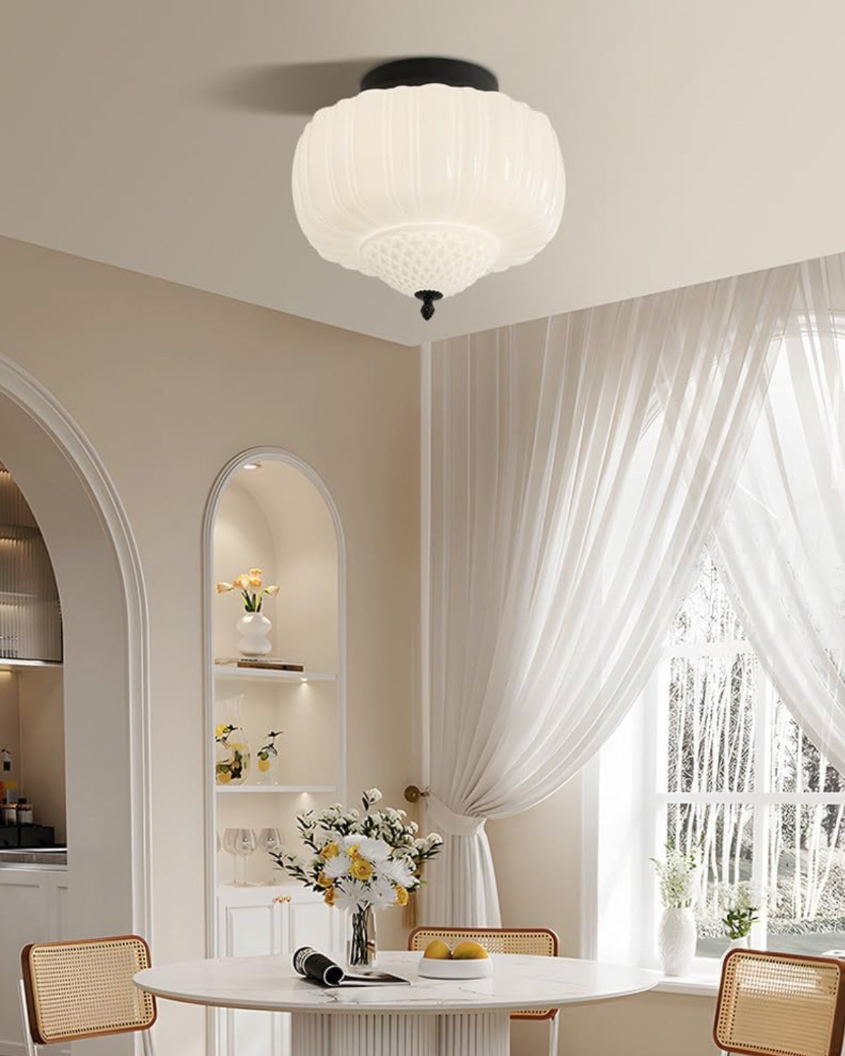 Bourgelle – Megvilágított, bimbóra emlékeztető szobrászati mennyezeti lámpa