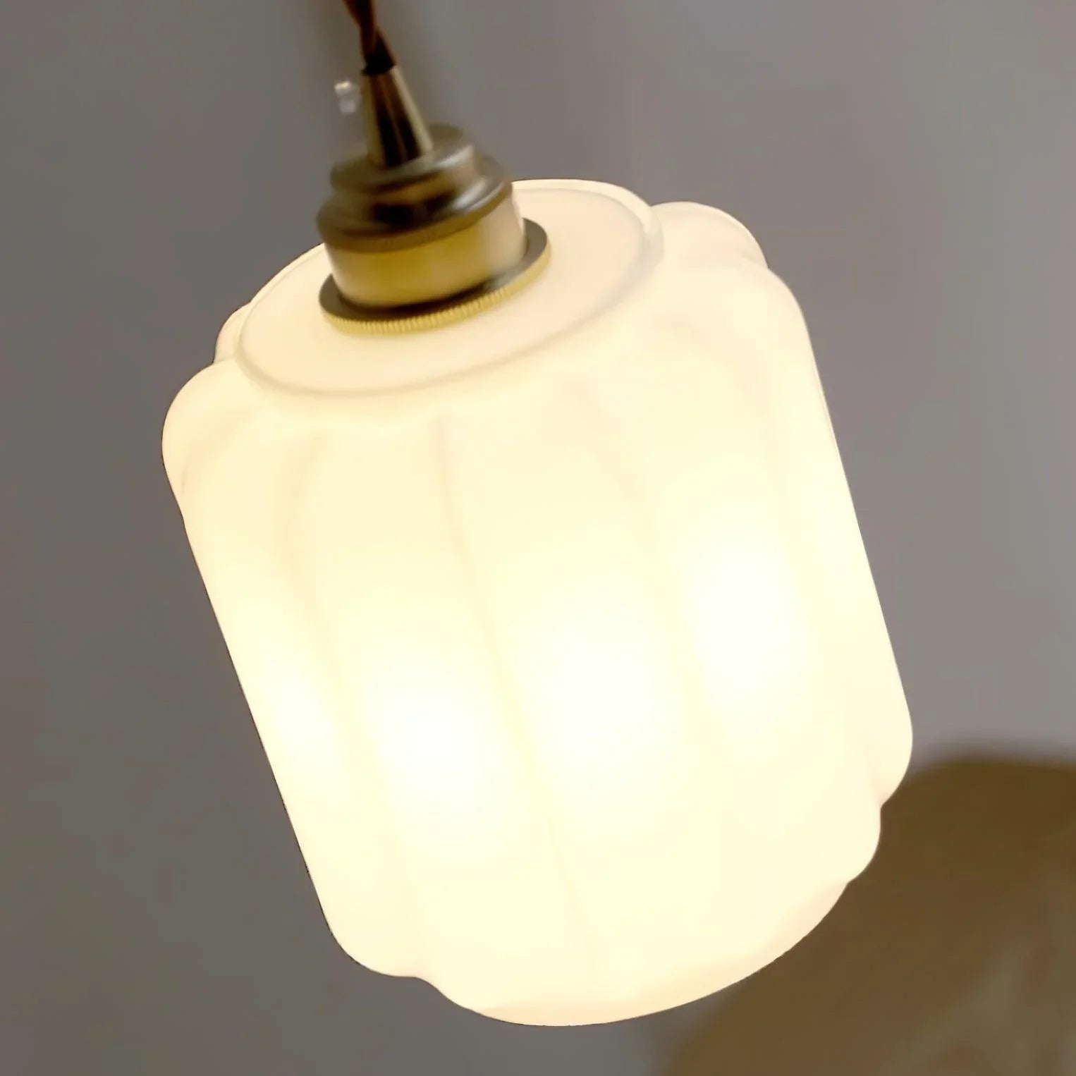 Zanthera – Vintage Retro White Jade Glass Pendant Light