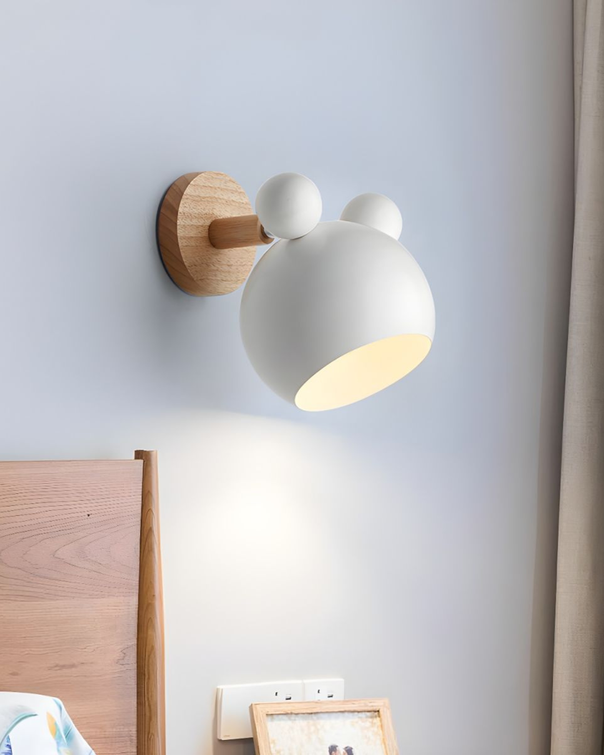 Escavelle – Lámpara de Pared Inspirada en L’Escapade Joyeuse