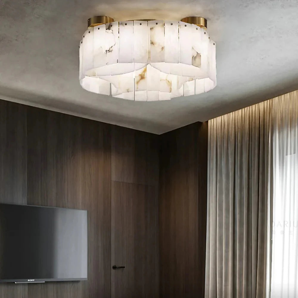 Seravyn – Halo alabastrové sochařské mosazné stropní svítidlo