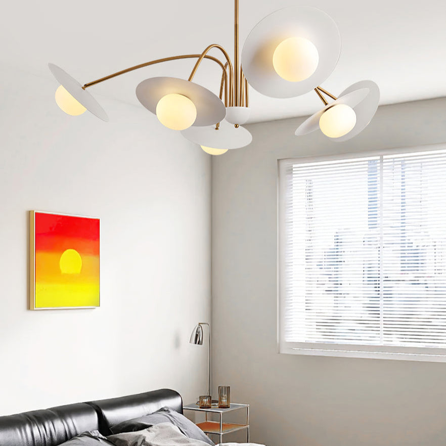 Decavelle - lustr z uměleckého skla a kovu ve stylu art deco