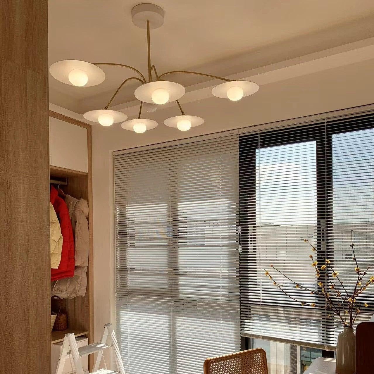 Decavelle - lustr z uměleckého skla a kovu ve stylu art deco