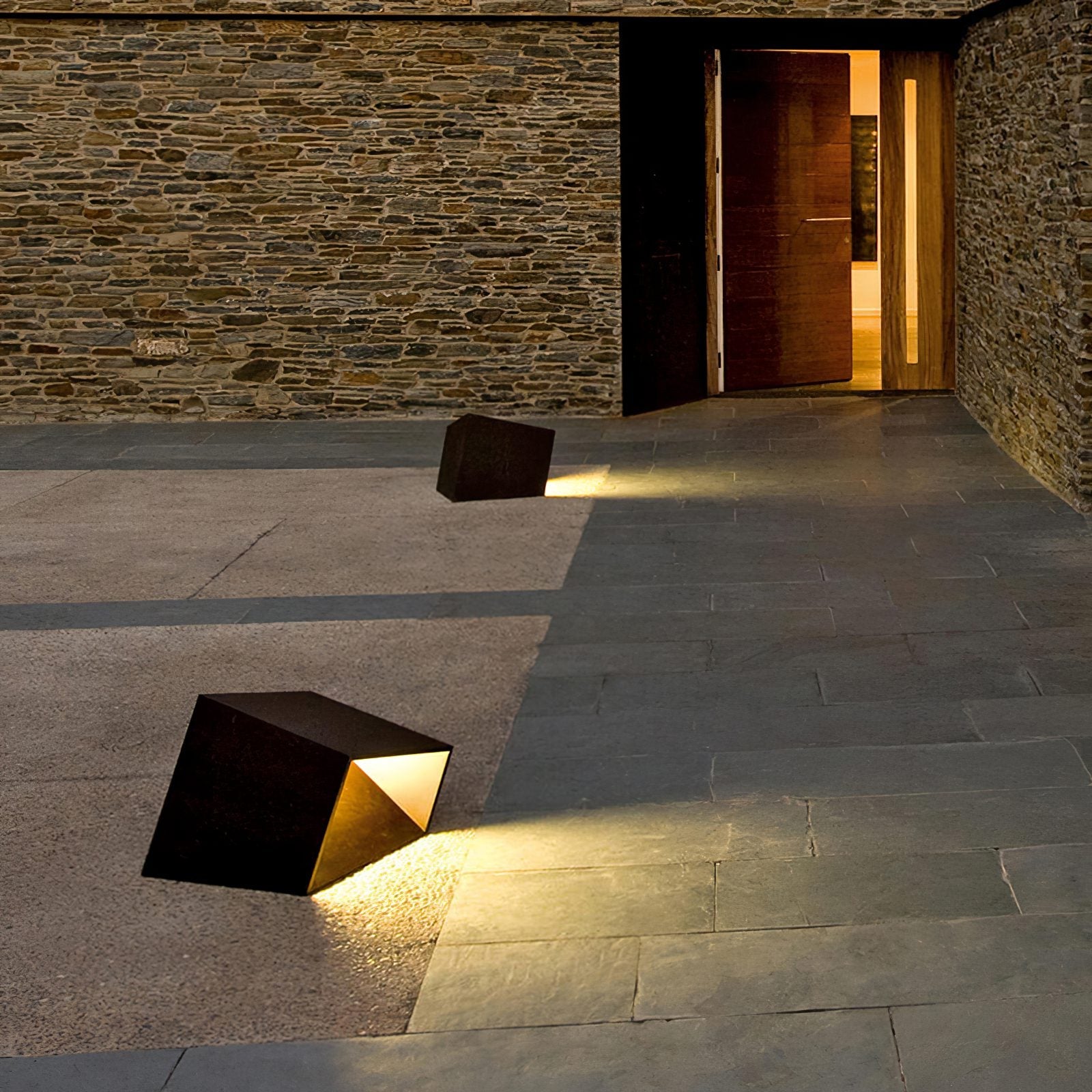 Quorix - Modern Minimalist Outdoor Cube Garden Light