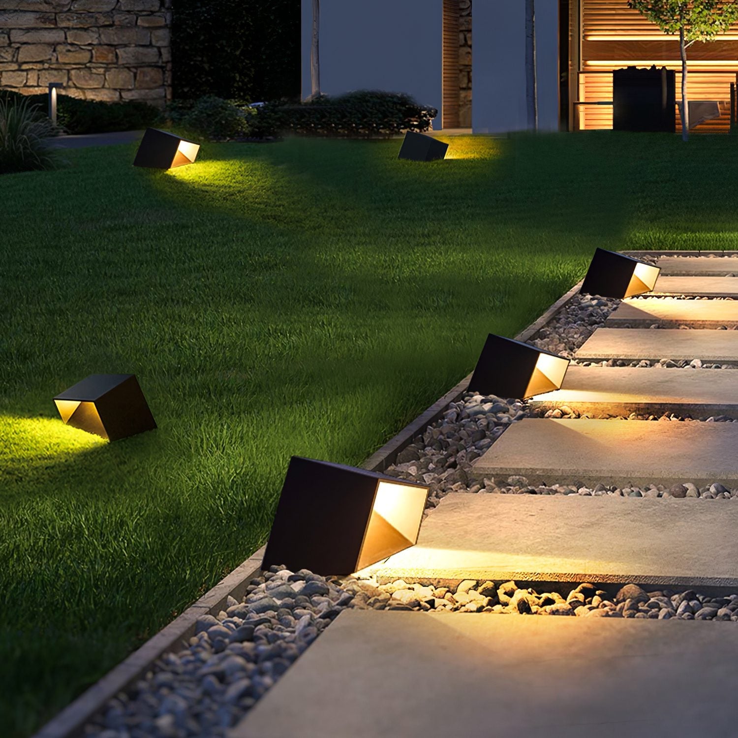 Quorix - Modern Minimalist Outdoor Cube Garden Light