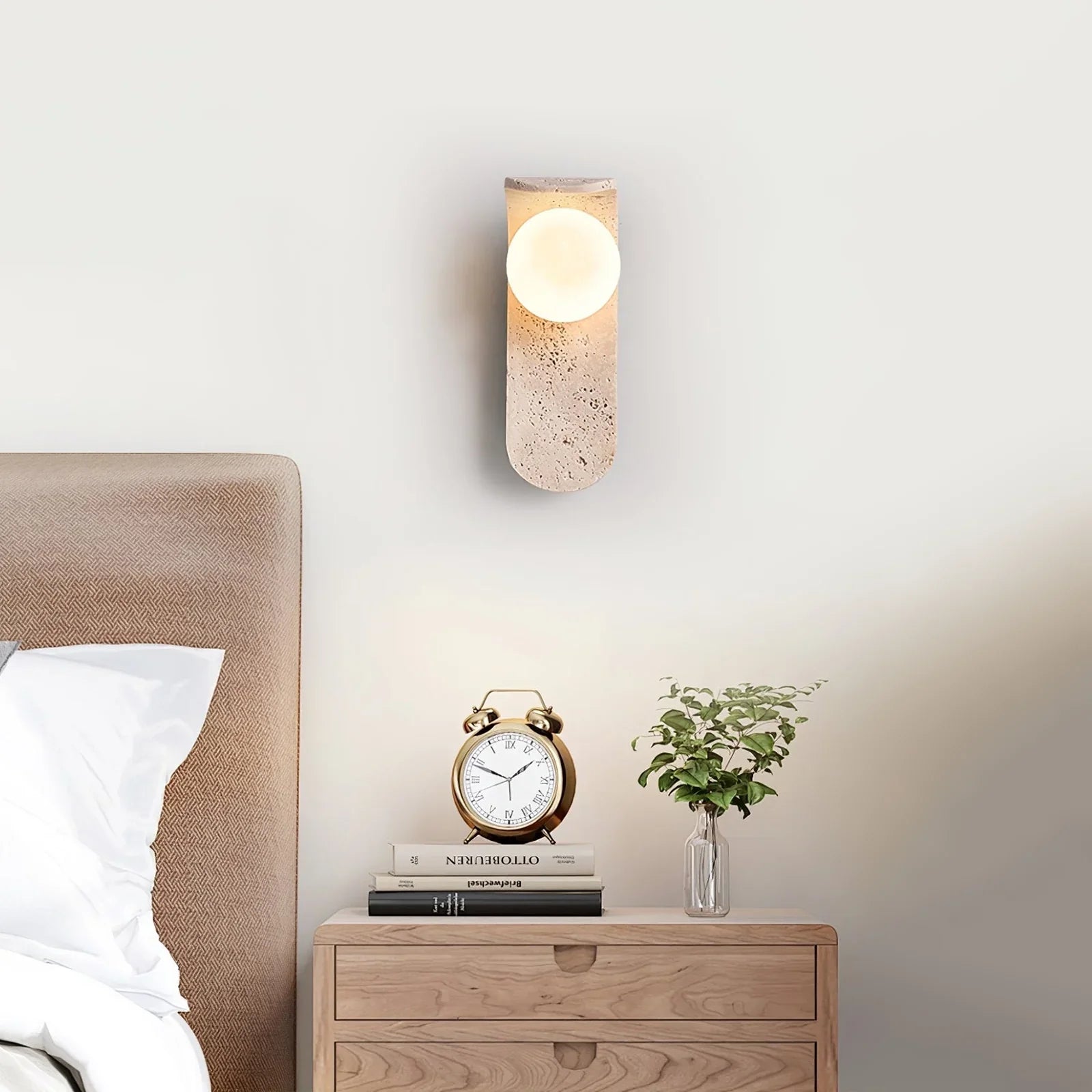 Solvara – Curved Travertine Minimalist Wall Lamp