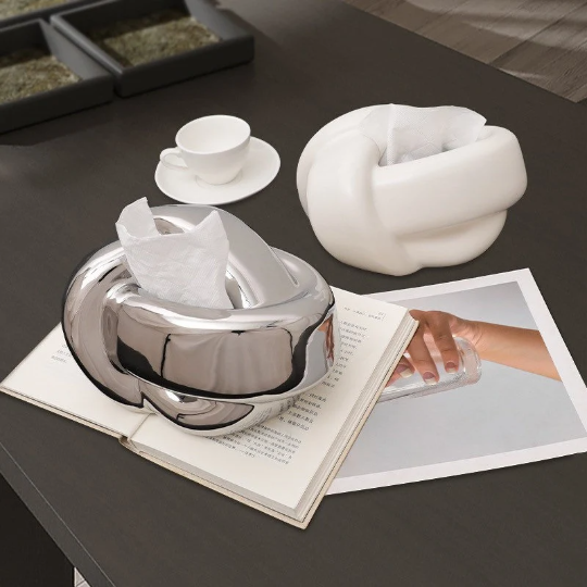 Scurion - Suport pentru șervețele din ceramică sculpturală cu nod răsucit
