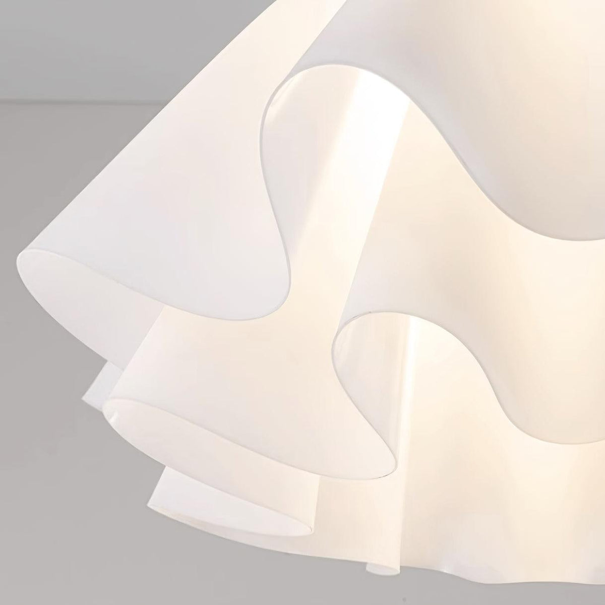 Lustren – Lámpara de Techo Acrílica Retro con Pliegues y Latón