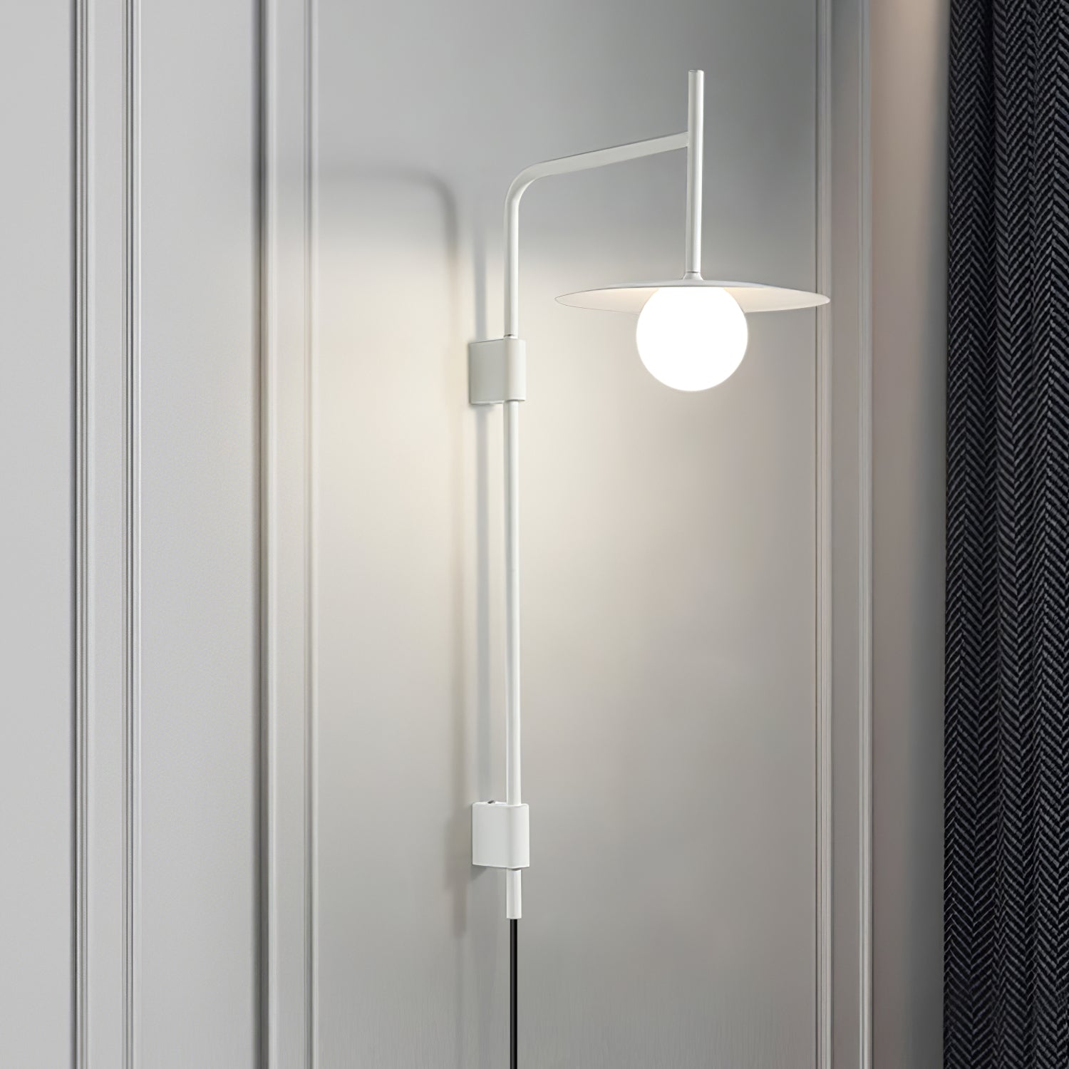 Ayunari – Lampada da parete in metallo minimalista con vetro smerigliato stile Japandi