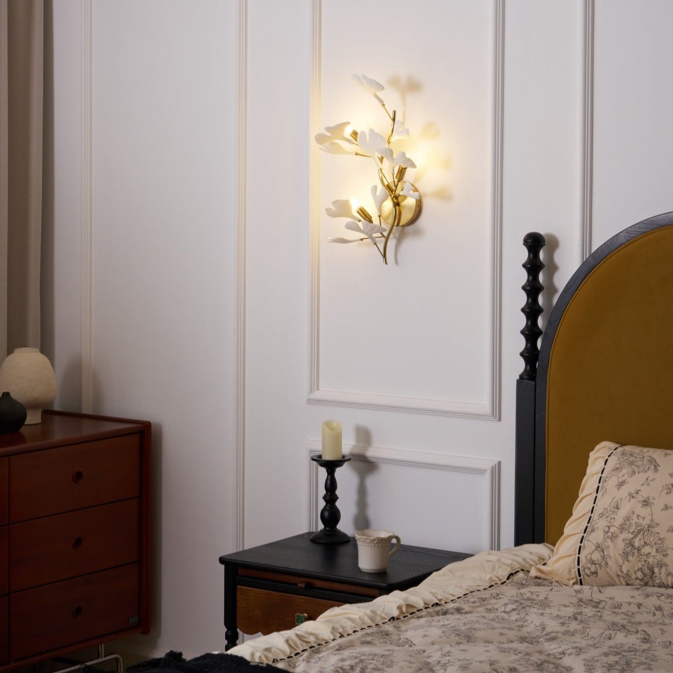 Ginkavelle – Ceramic Ginkgo Leaf Wall Light