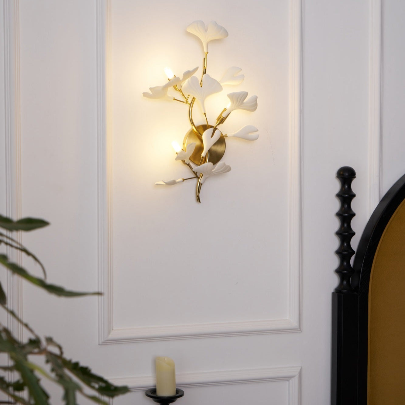 Ginkavelle – Ceramic Ginkgo Leaf Wall Light